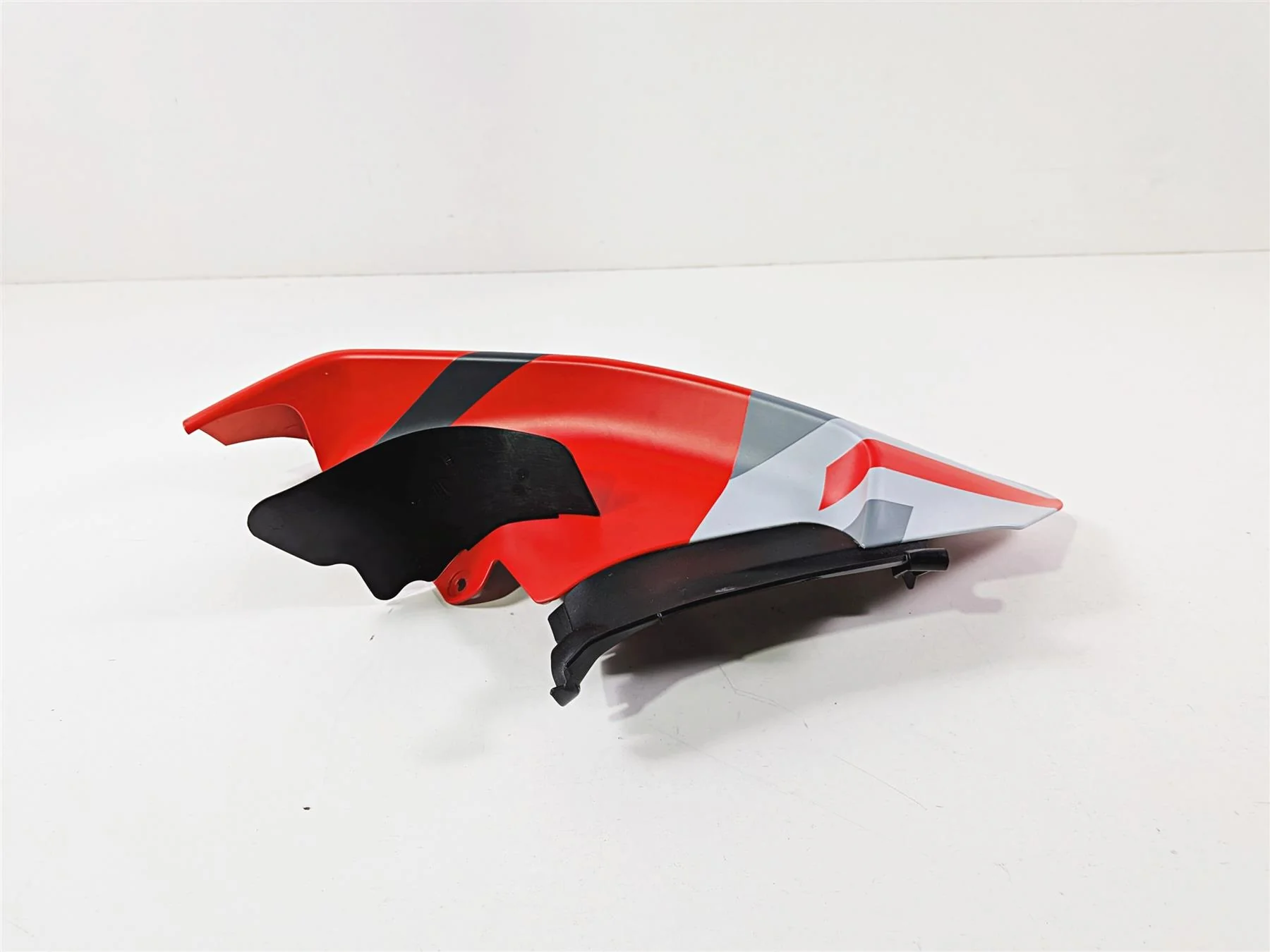 2019 Ducati Panigale V4S V4 S Corse Left Inner Leg Cover Fairing 480P9931BA - Image 5