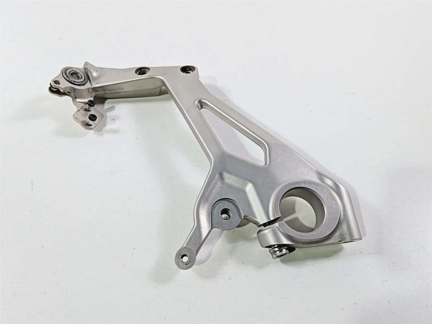 2019 Ducati Panigale V4S V4 S Corse Left Swingarm Frame To Peg Mount 8291G831BA - Image 10