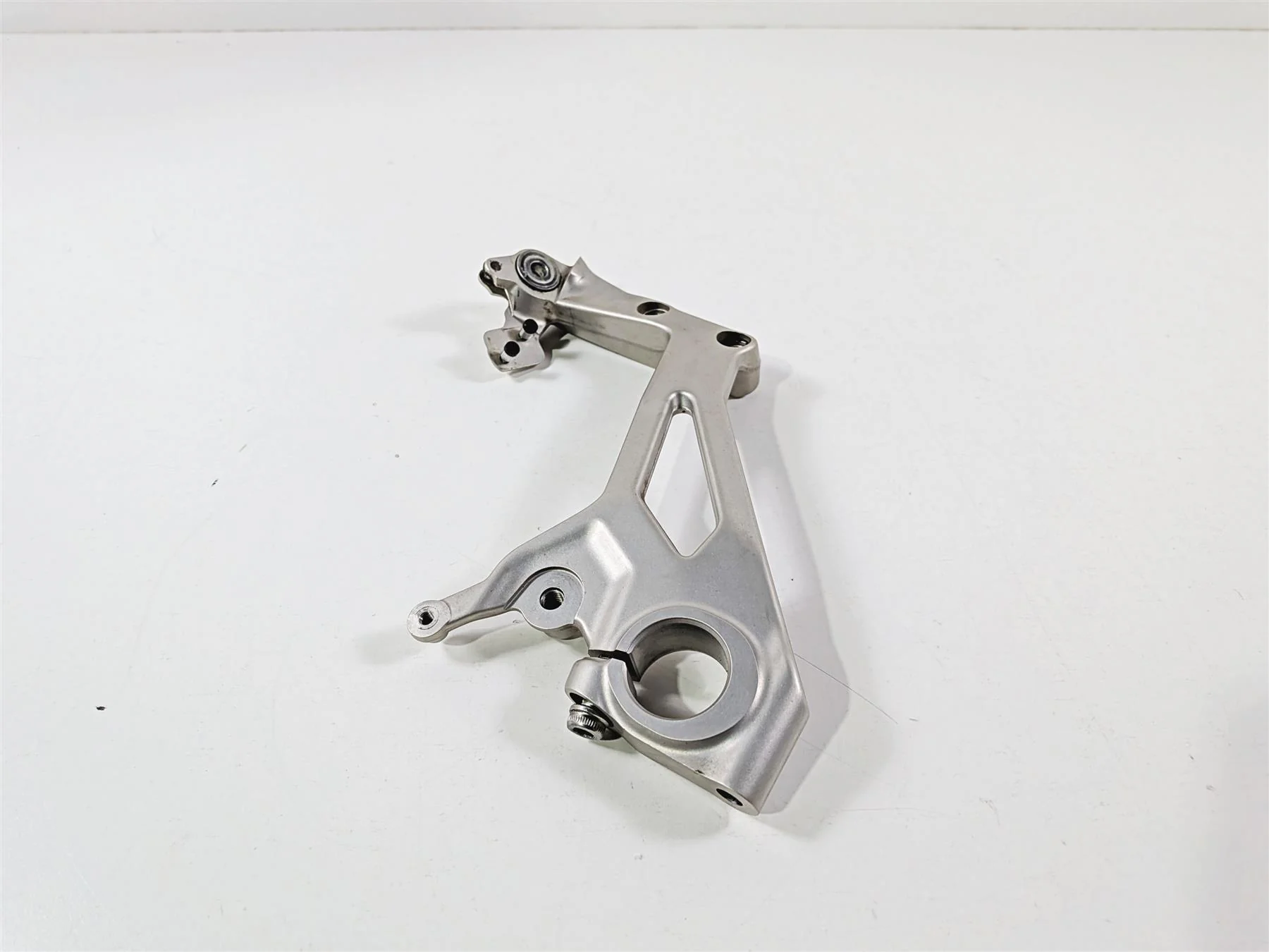 2019 Ducati Panigale V4S V4 S Corse Left Swingarm Frame To Peg Mount 8291G831BA - Image 5