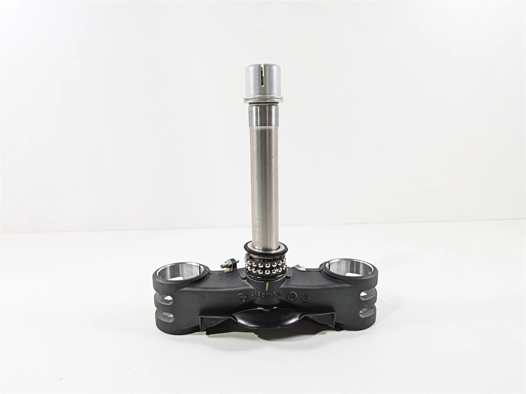 2019 Ducati Panigale V4S V4 S Corse Lower Triple Tree Ohlins -Read 34230691A - Image 2