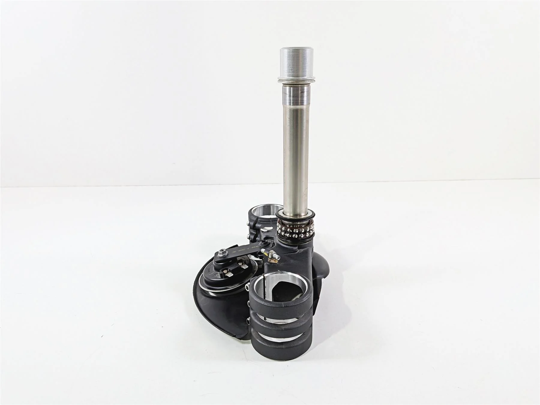 2019 Ducati Panigale V4S V4 S Corse Lower Triple Tree Ohlins -Read 34230691A - Image 3