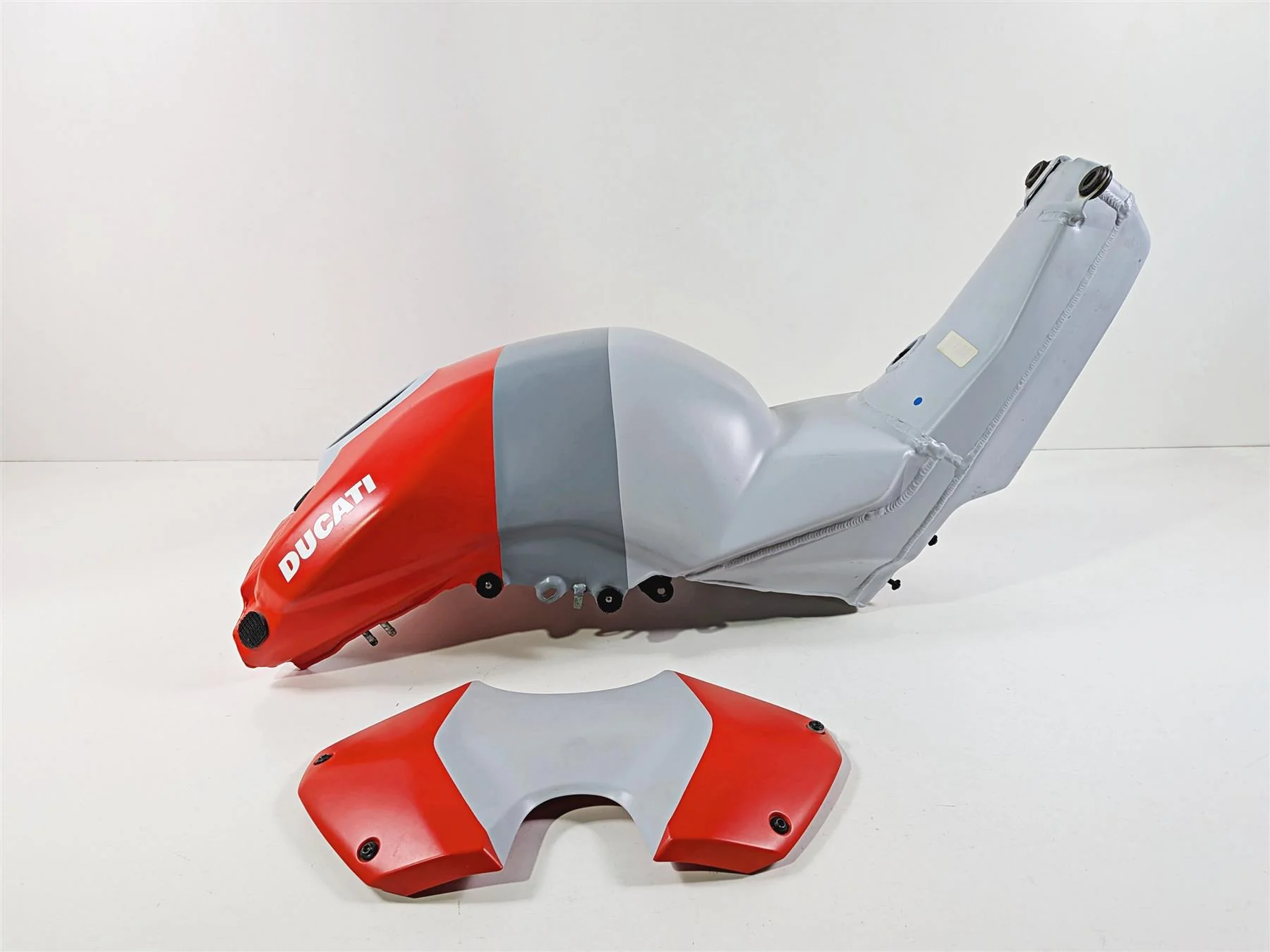 2019 Ducati Panigale V4S V4 S Corse Nice Fuel Gas Petrol Tank - No Scratch 58612621B - Image 3