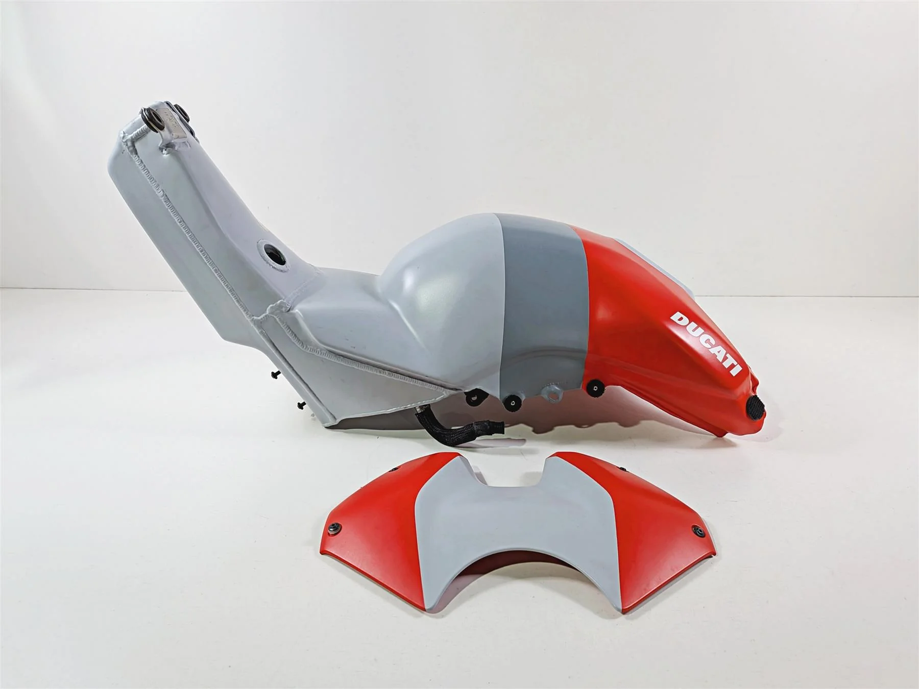 2019 Ducati Panigale V4S V4 S Corse Nice Fuel Gas Petrol Tank - No Scratch 58612621B - Image 7