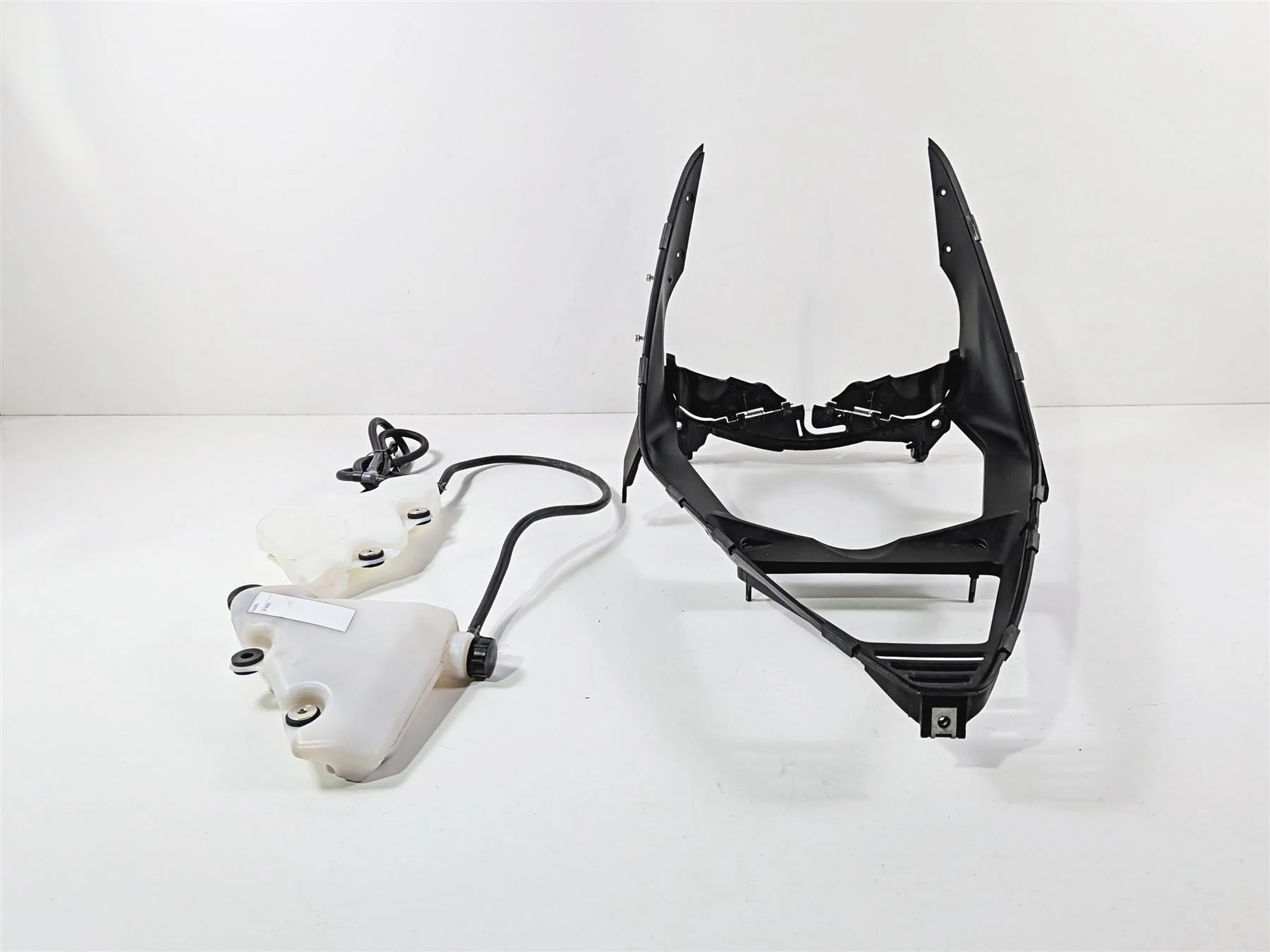 2019 Ducati Panigale V4S V4 S Corse Radiator Shroud & Reservoir Set 48411501C - Image 3