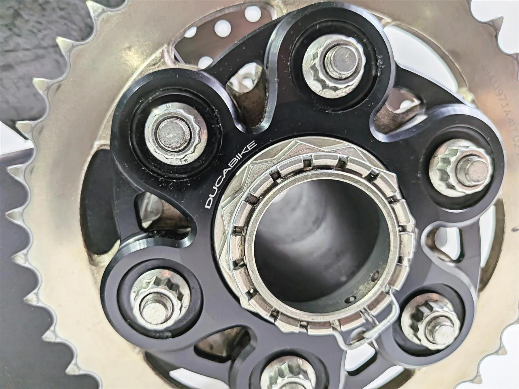 2019 Ducati Panigale V4S V4 S Corse Swingarm Rear Axle Carbon Fender 37032192B - Image 10