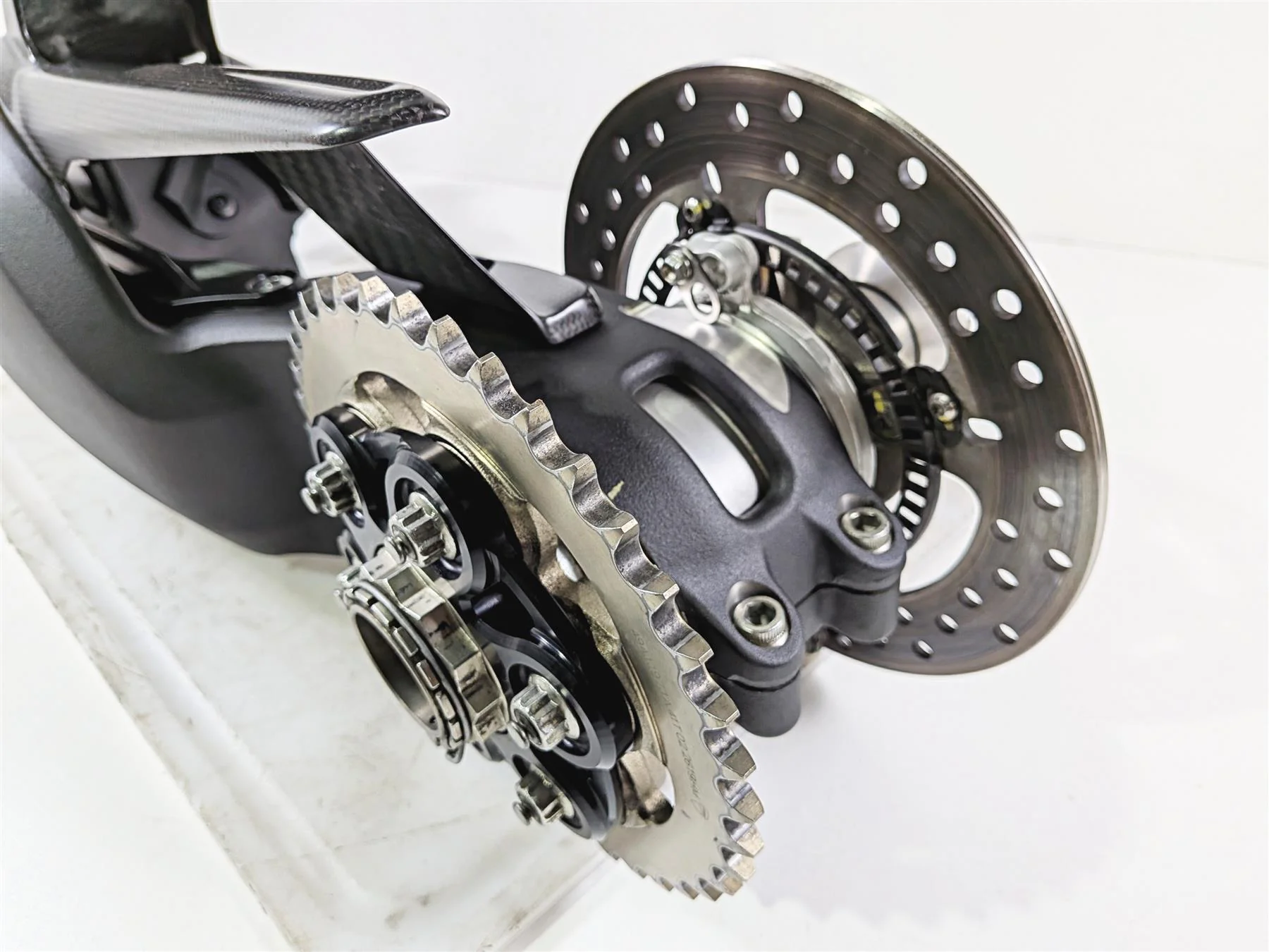 2019 Ducati Panigale V4S V4 S Corse Swingarm Rear Axle Carbon Fender 37032192B - Image 13