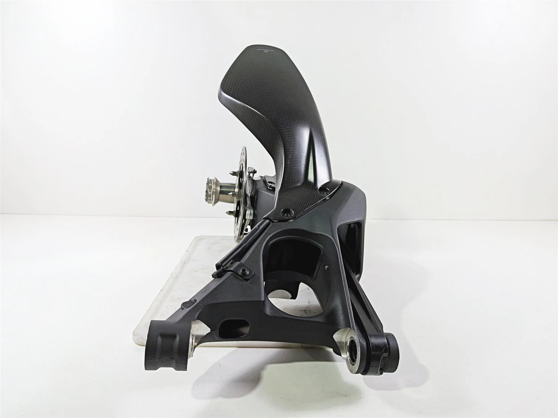 2019 Ducati Panigale V4S V4 S Corse Swingarm Rear Axle Carbon Fender 37032192B - Image 2