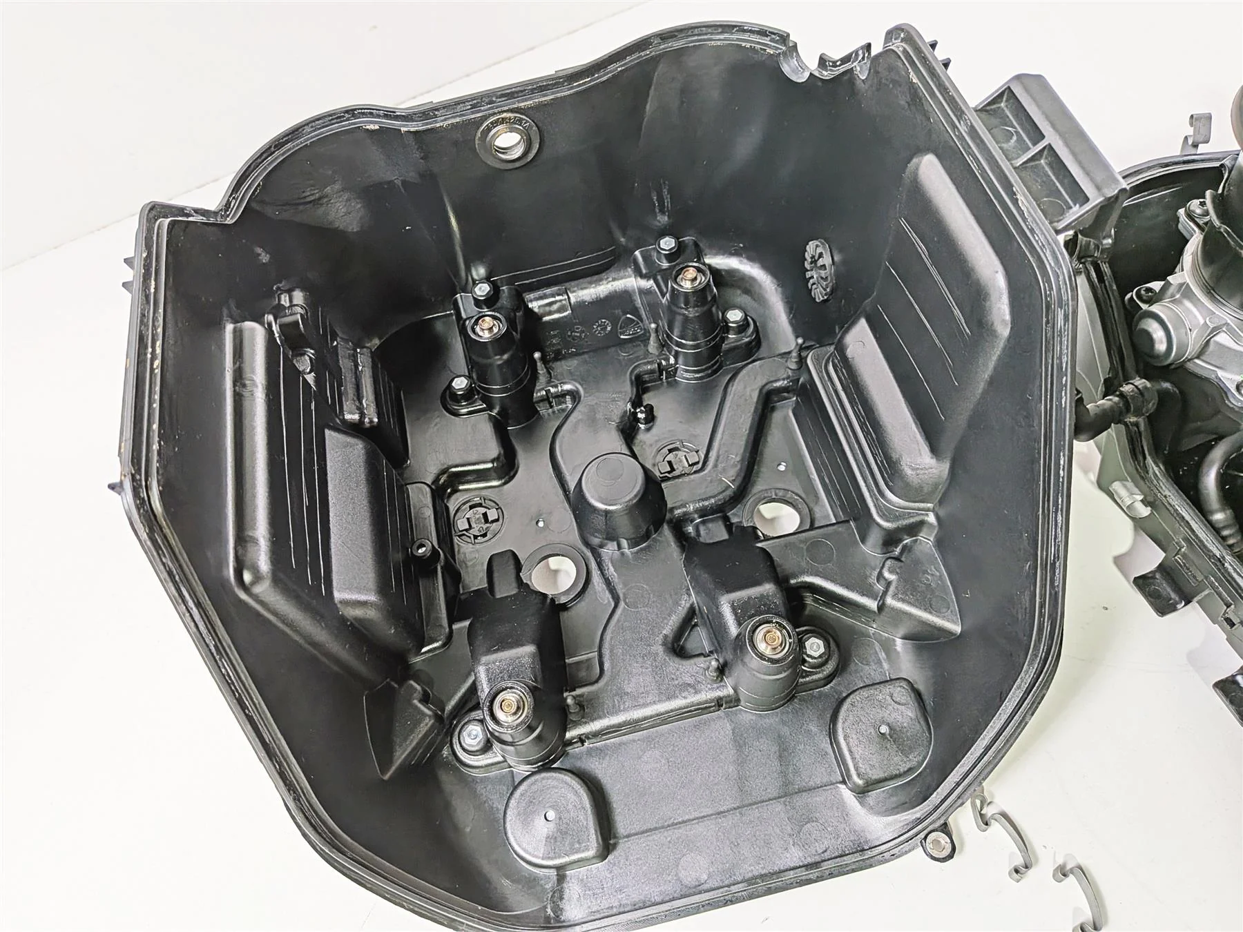 2019 Ducati Panigale V4S V4 S Corse Throttle Body Air Box Injector Set 28221213B - Image 5