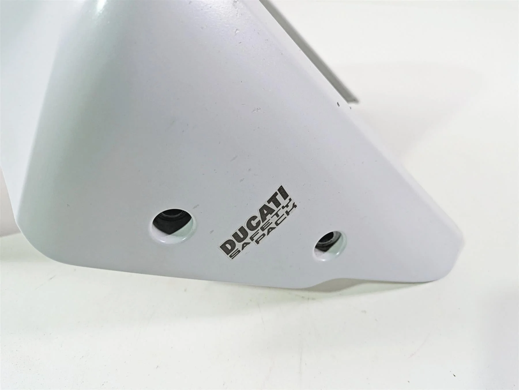 2019 Ducati Supersport 939 S Front Fender in White 564P6482A - Image 8