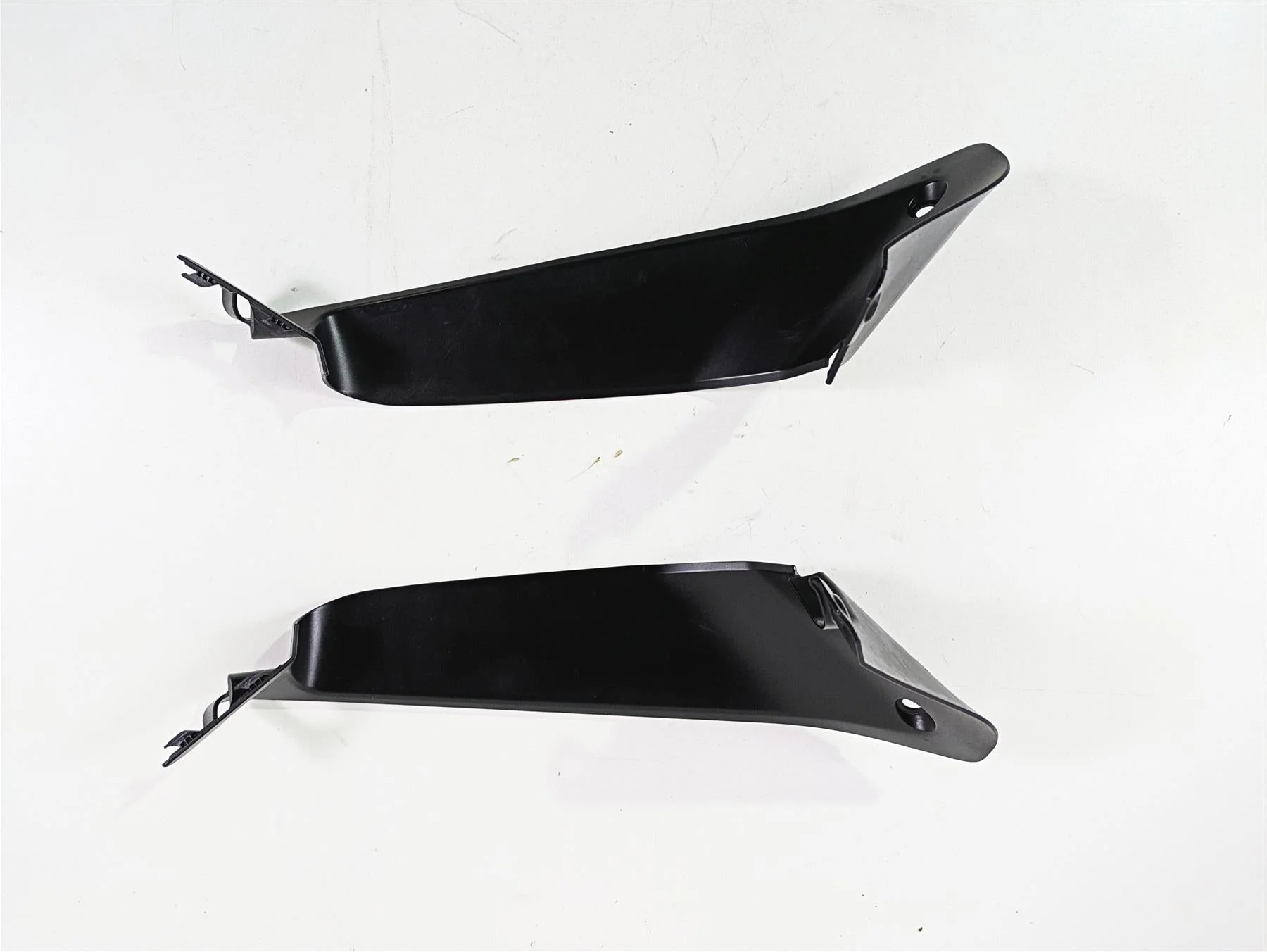 2019 Ducati Supersport 939 S Front Infill Cover Fairing Trim Set 48018752A - Image 5