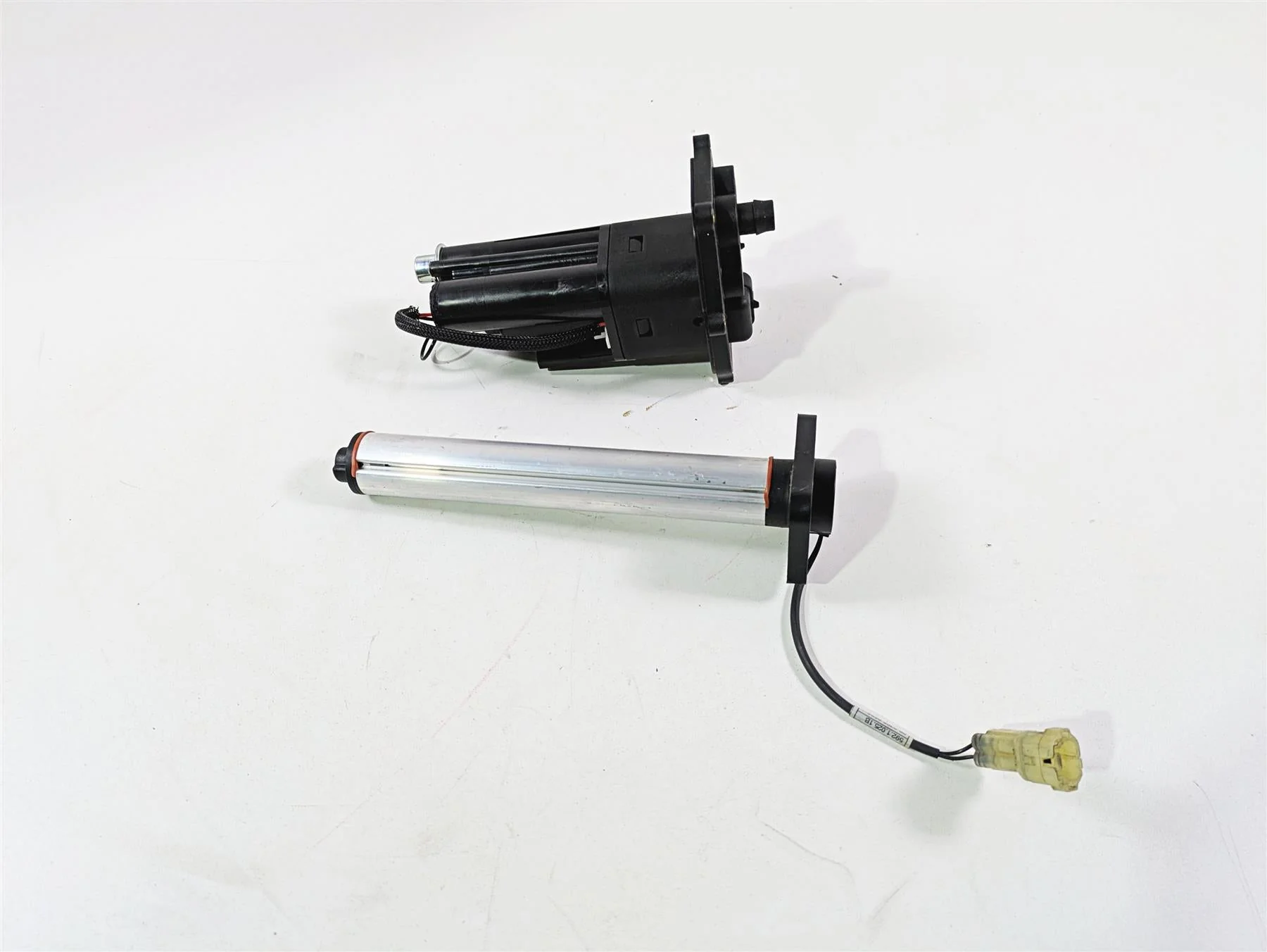 2019 Ducati Supersport 939 S Fuel Gas Pump & Level Sender 16024341A 59210251B