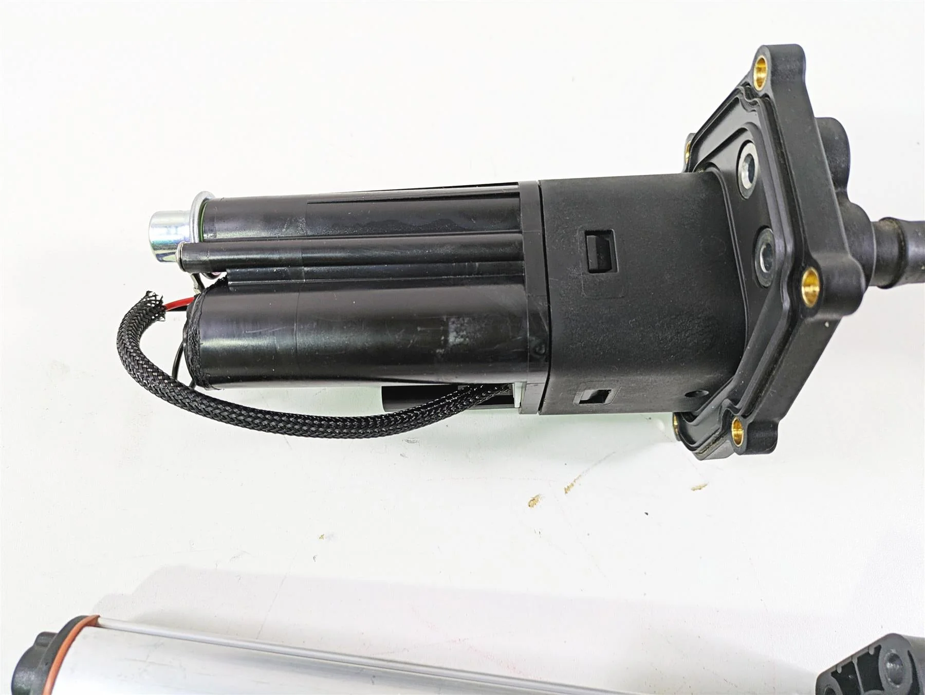 2019 Ducati Supersport 939 S Fuel Gas Pump & Level Sender 16024341A 59210251B - Image 5