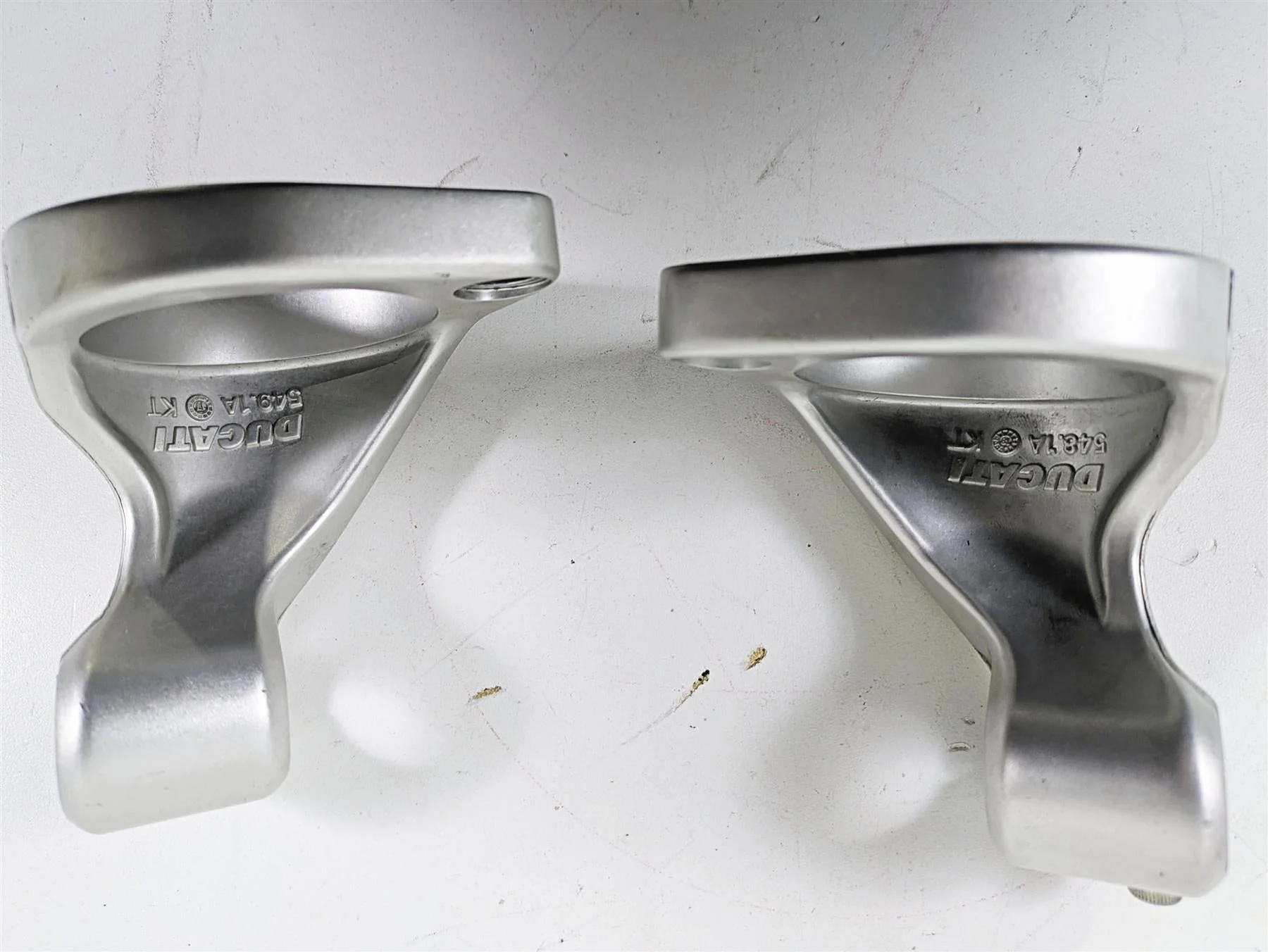 2019 Ducati Supersport 939 S Handle Bar Mounts Clamp Holder Set 36015581AA - Image 12