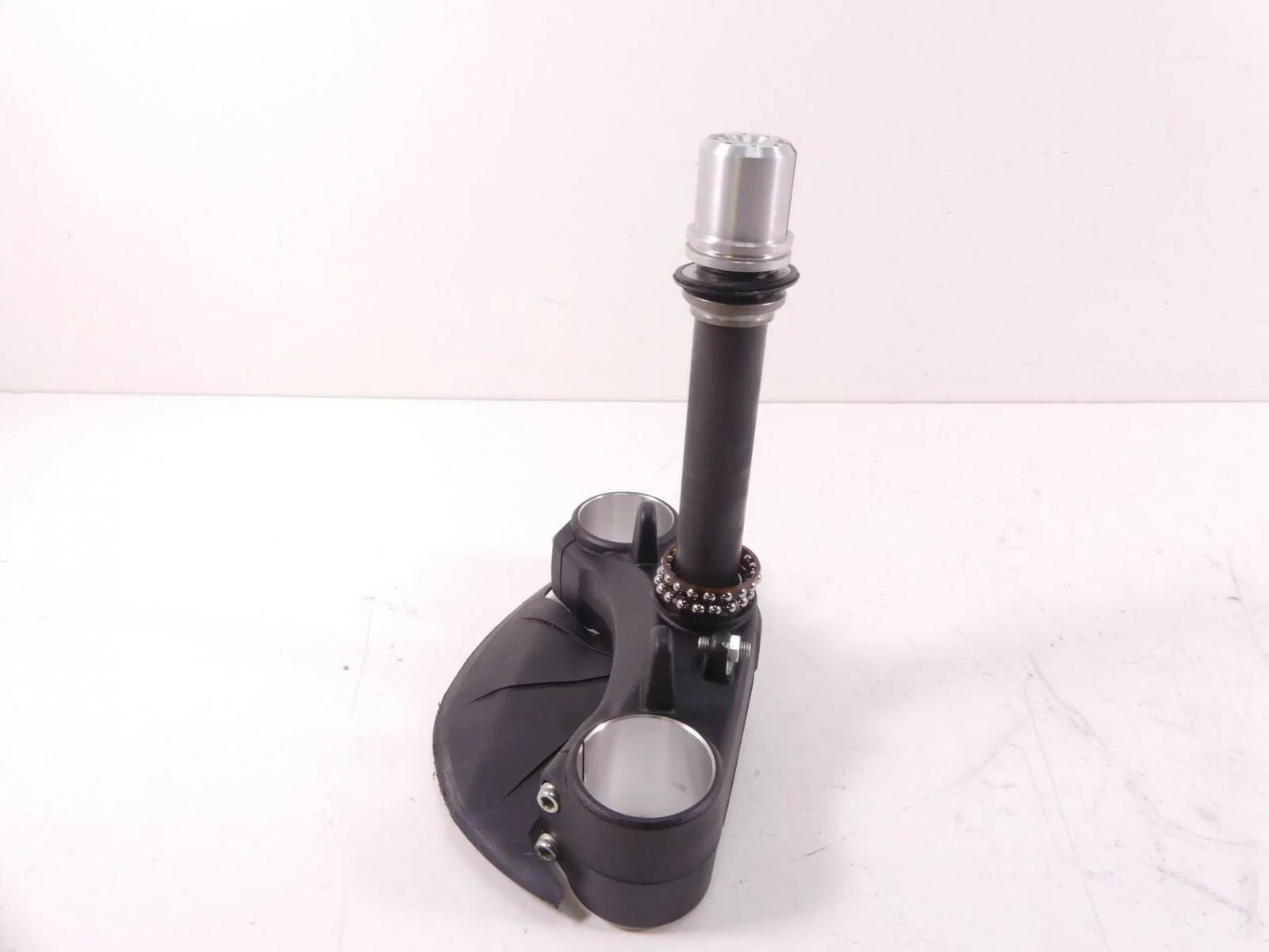 2019 Ducati Supersport 939 S Lower Triple Tree Steering Yoke 58mm 34220991AB - Image 4