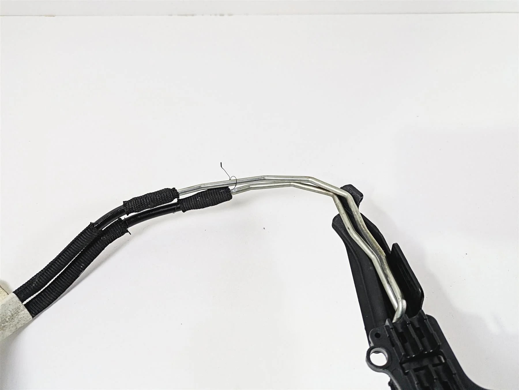 2019 Ducati Supersport 939 S Rear Abs Brake Line Set 61910871B 61910481C - Image 12