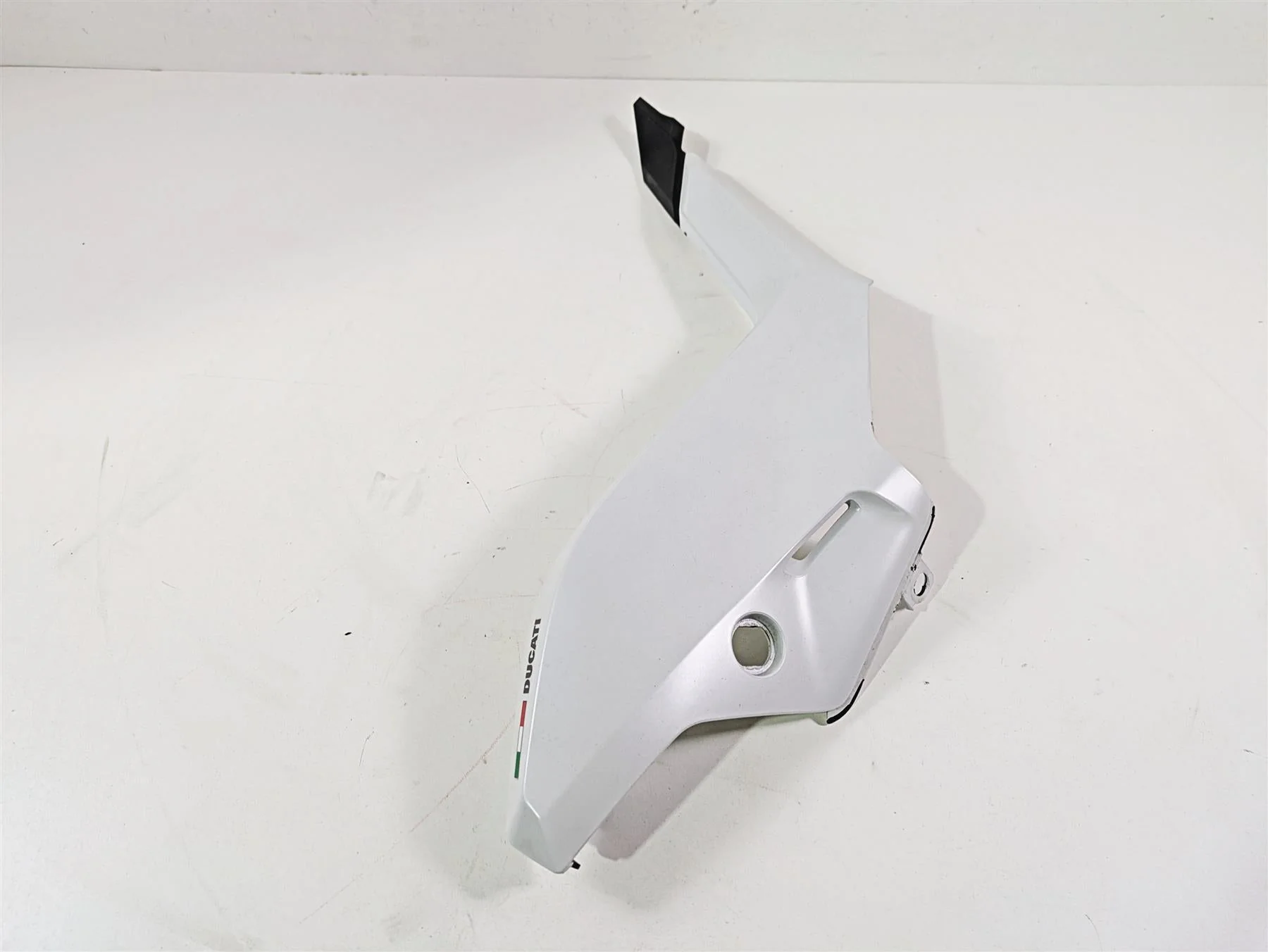 2019 Ducati Supersport 939 S Rear Right Tail Side Cover Fairing READ 48216782A - Image 4