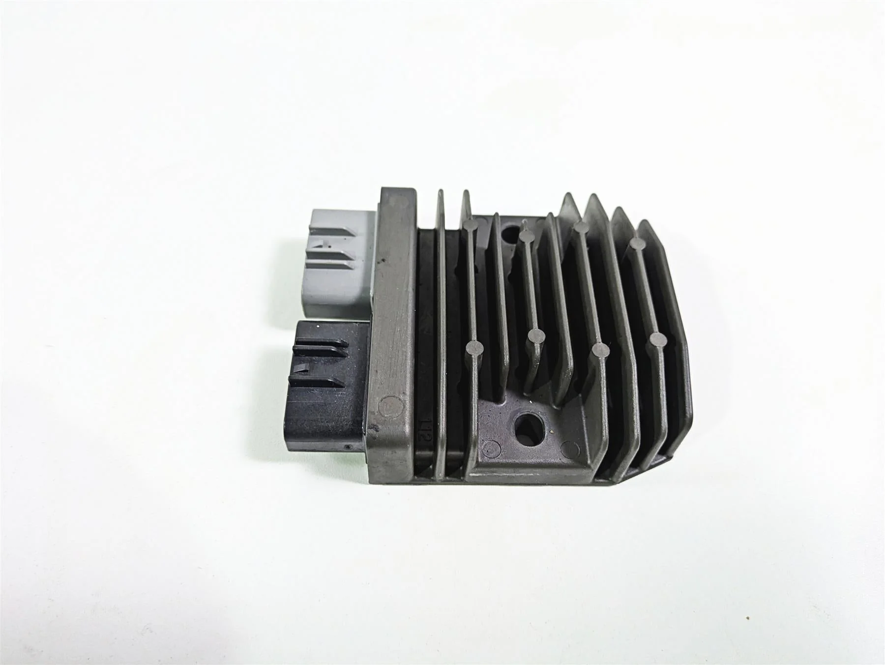 2019 Ducati Supersport 939 S Rectifier Voltage Regulator FH020AA 54040301B - Image 4