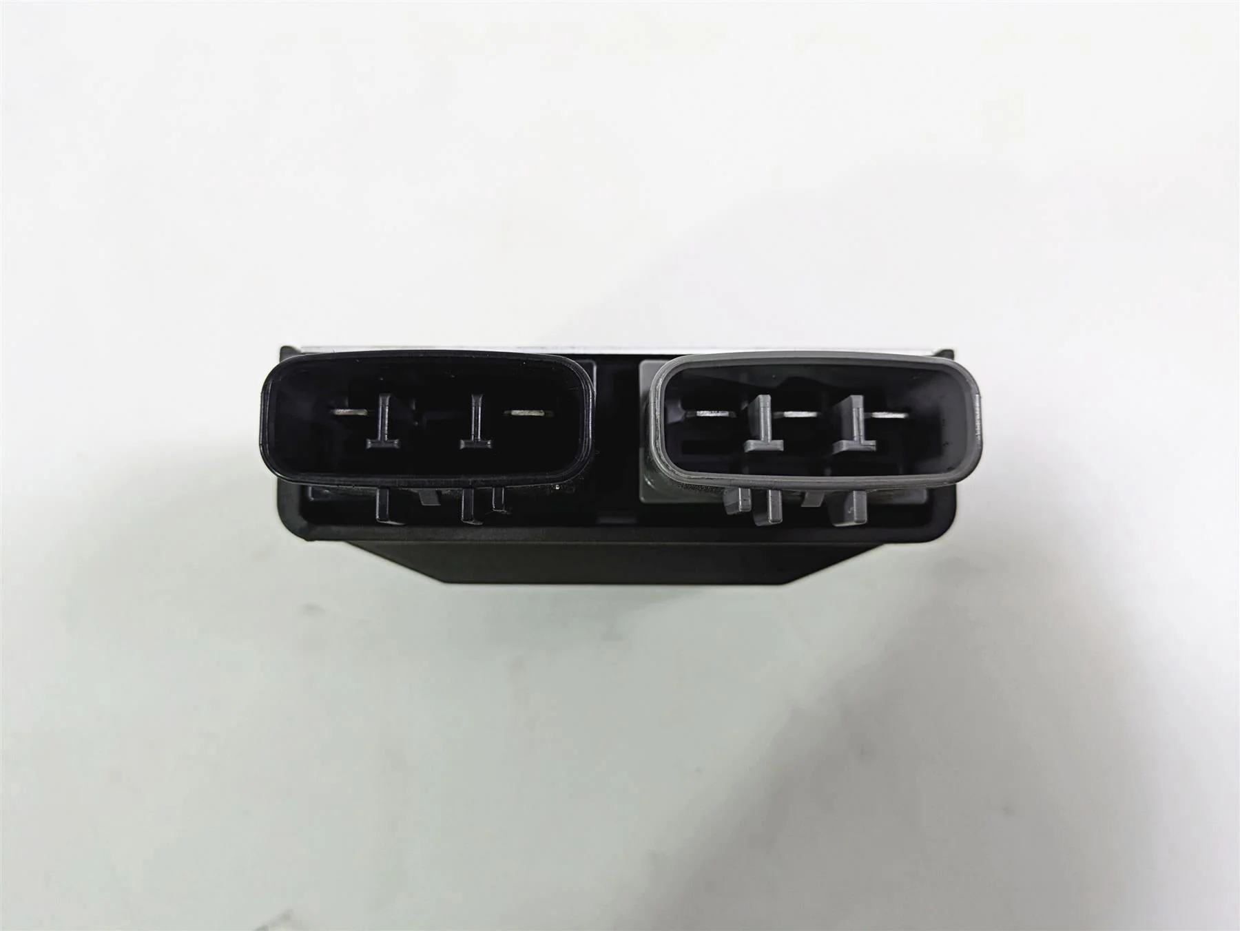 2019 Ducati Supersport 939 S Rectifier Voltage Regulator FH020AA 54040301B - Image 7