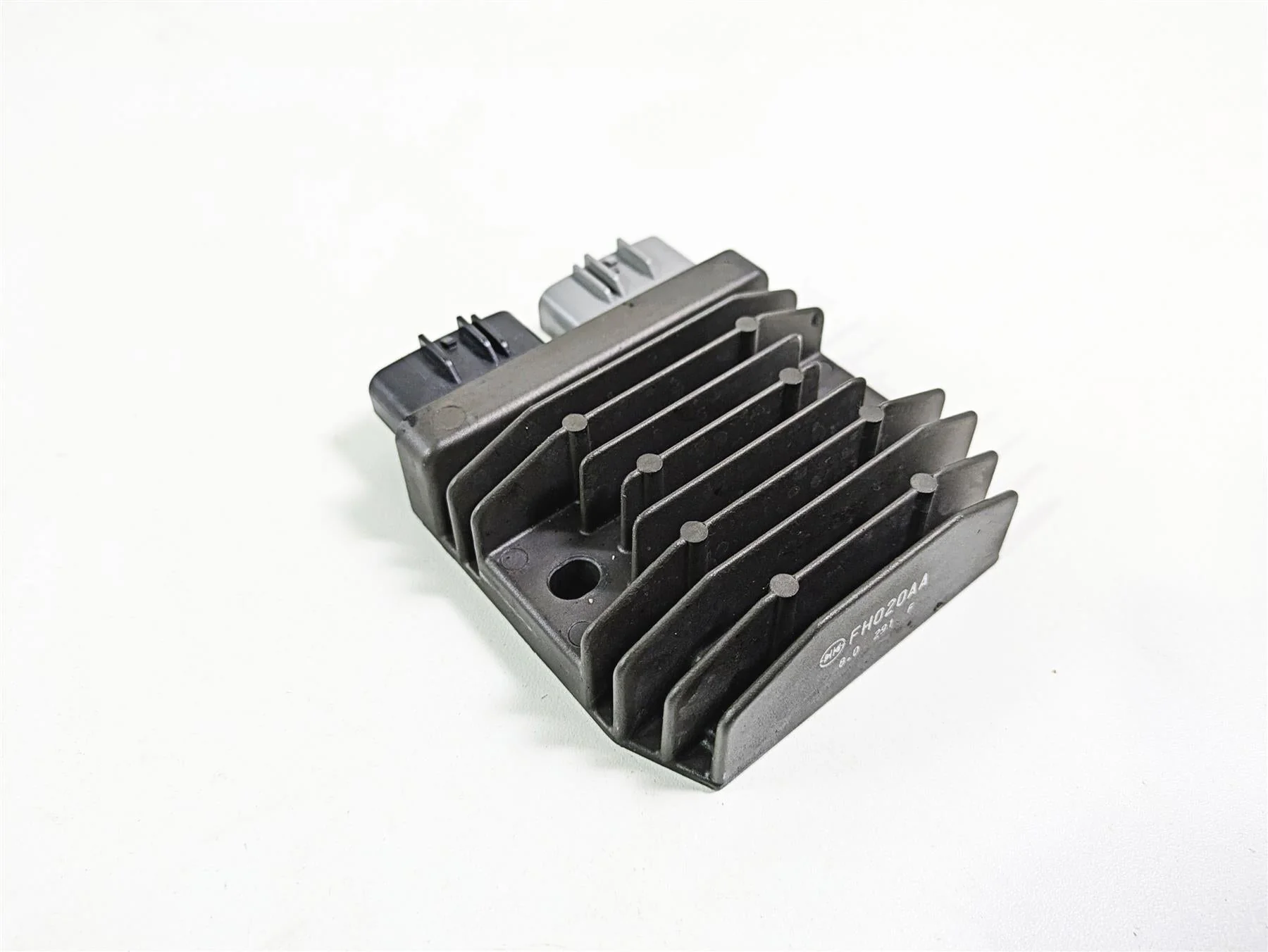 2019 Ducati Supersport 939 S Rectifier Voltage Regulator FH020AA 54040301B - Image 9
