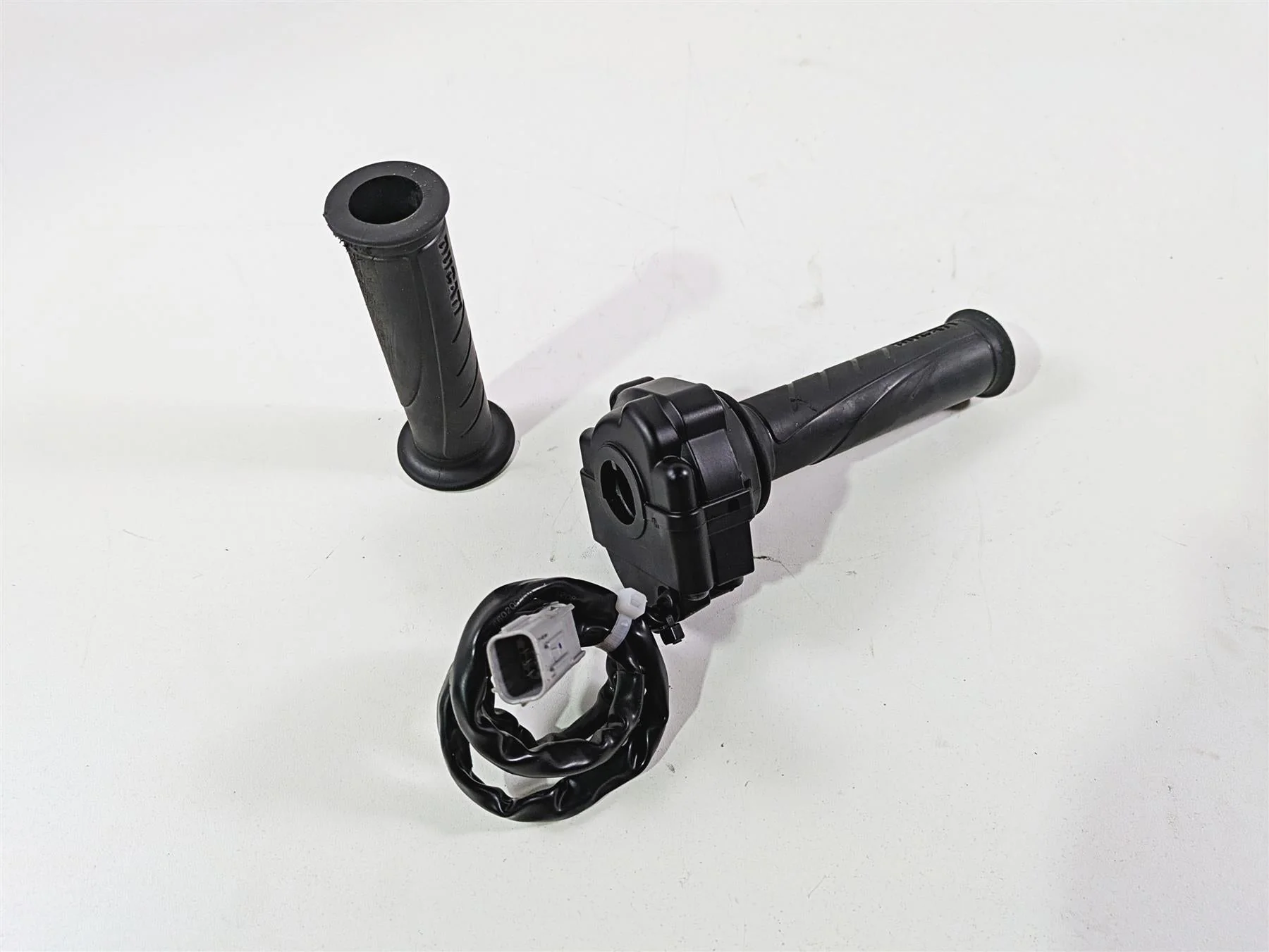 2019 Ducati Supersport 939 S Ride Fly By Wire Throttle Sensor  66020093B - Image 12