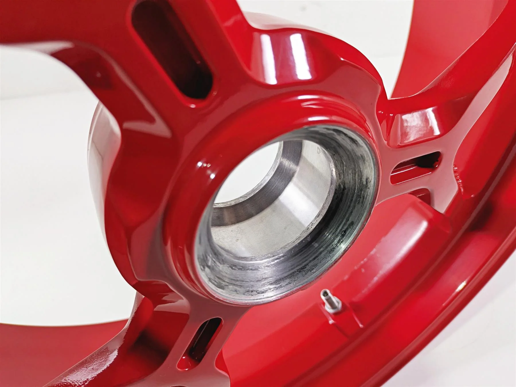 2019 Ducati Supersport 939 S Straight Red Rear Wheel Rim 17x5.5 50211941AB - Image 6