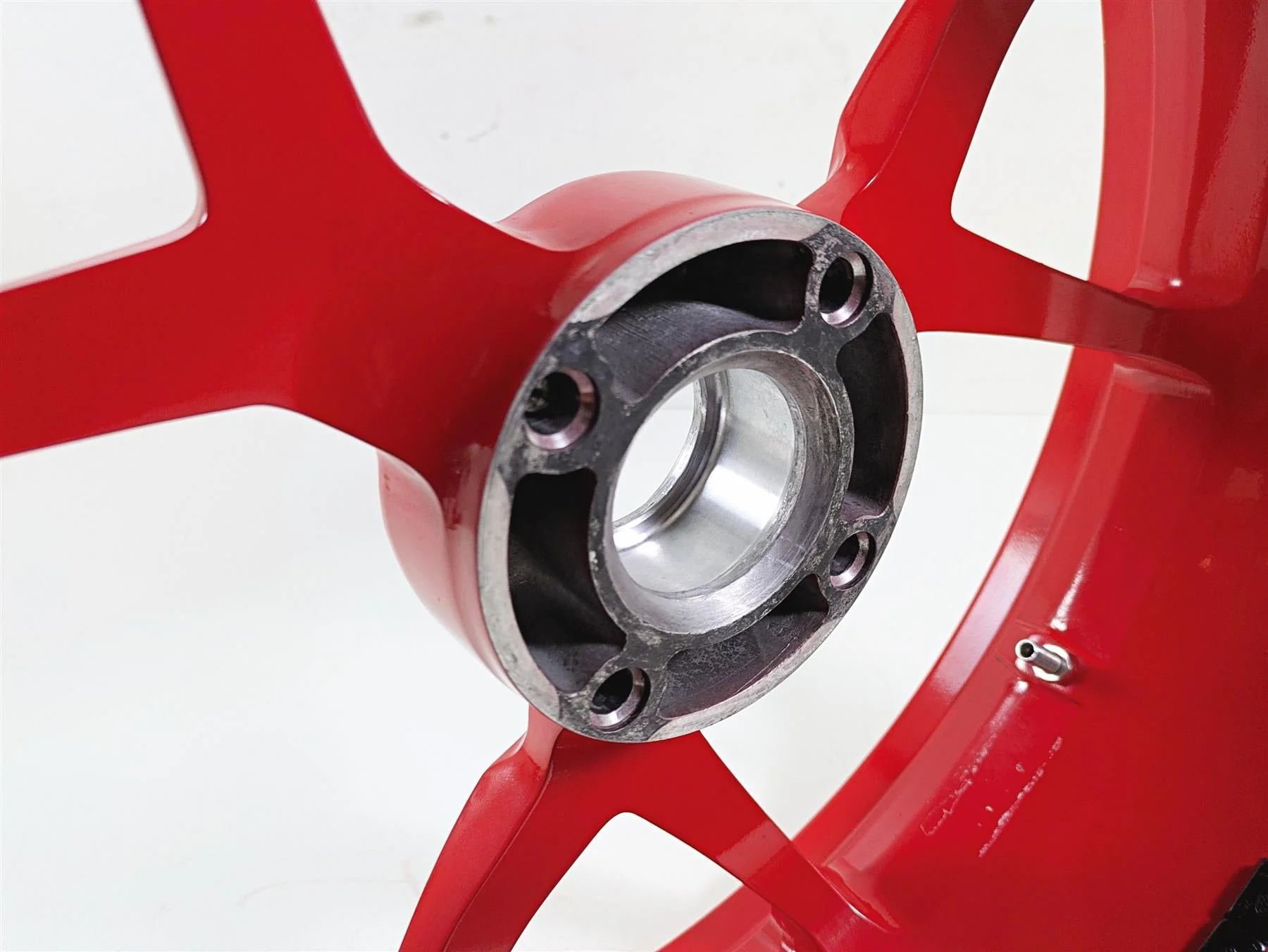 2019 Ducati Supersport 939 S Straight Red Rear Wheel Rim 17x5.5 50211941AB - Image 9