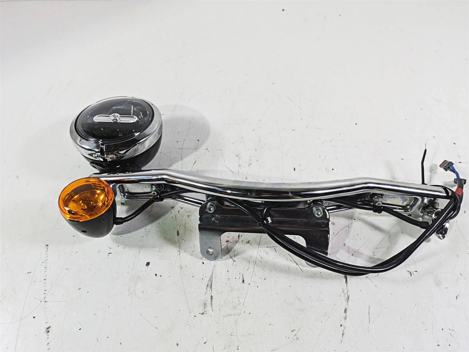 2019 Harley FLHCS Softail Heritage Front Blinker Spot Light Set - Read 67800823
