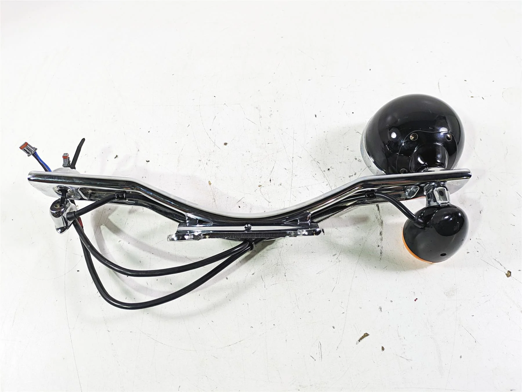 2019 Harley FLHCS Softail Heritage Front Blinker Spot Light Set - Read 67800823 - Image 9