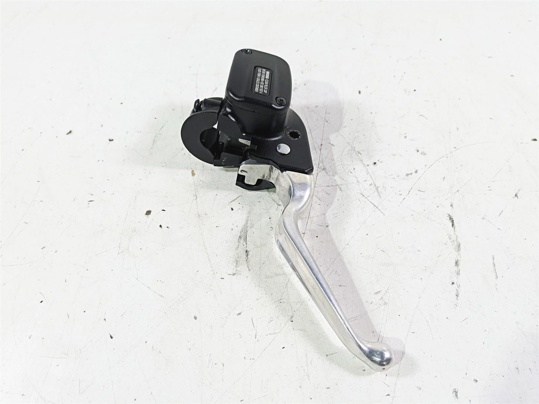 2019 Harley FLHCS Softail Heritage Front Brake Master Cylinder 1/2" 41700233 - Image 2