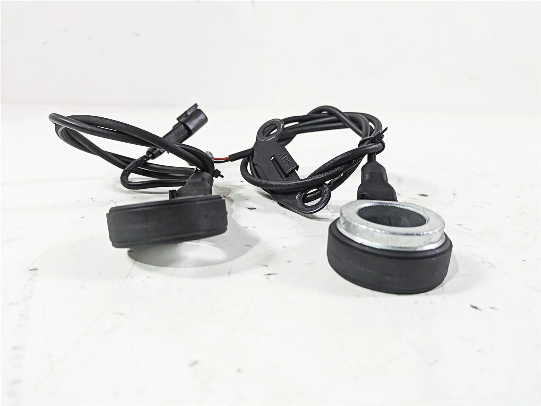 2019 Harley FLHCS Softail Heritage Front Rear Abs Brake Sensor Set 41100080 - Image 7
