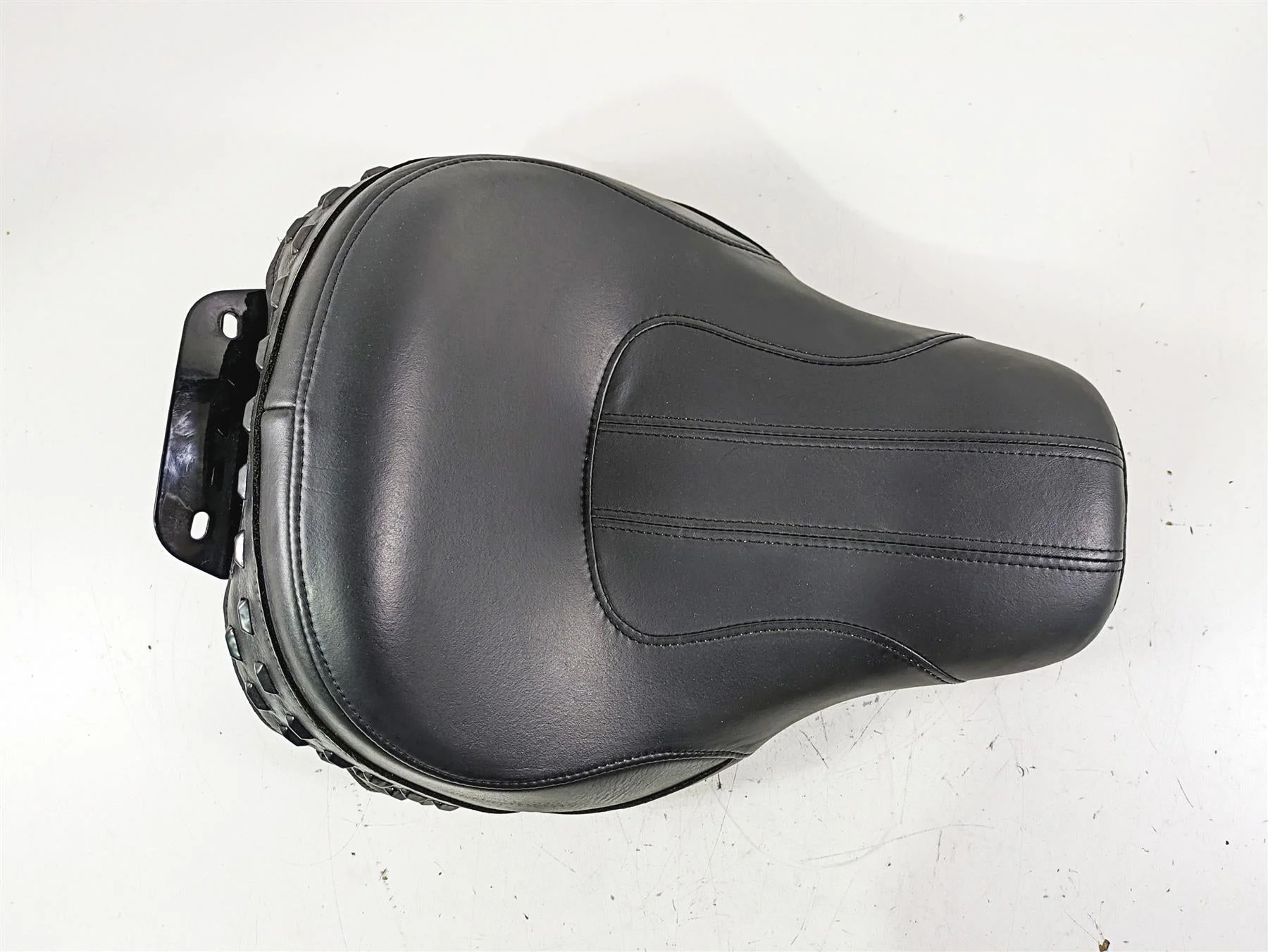 2019 Harley FLHCS Softail Heritage Front Rider Driver Seat Saddle 52000286 - Image 11