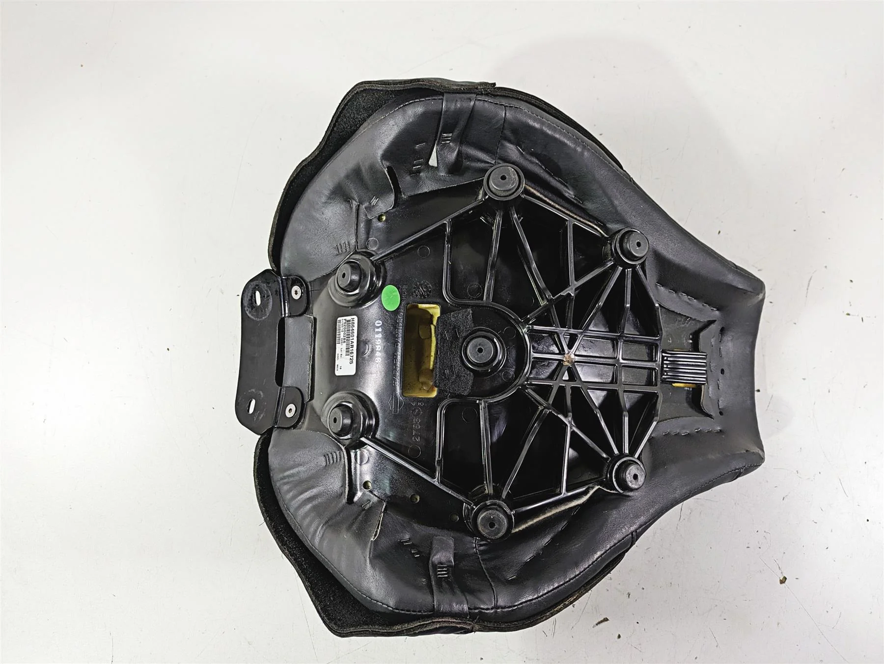 2019 Harley FLHCS Softail Heritage Front Rider Driver Seat Saddle 52000286 - Image 5