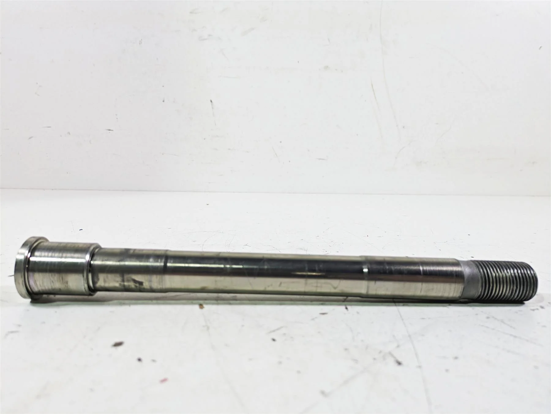 2019 Harley FLHCS Softail Heritage Front Wheel Spindle Axle 43000080 - Image 2