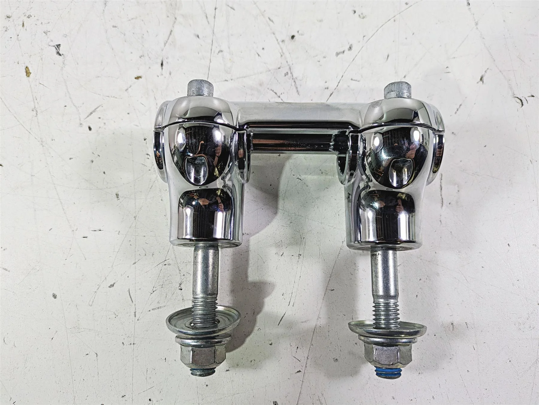 2019 Harley FLHCS Softail Heritage Handlebar Clamp Riser Set 56998-09 - Image 6