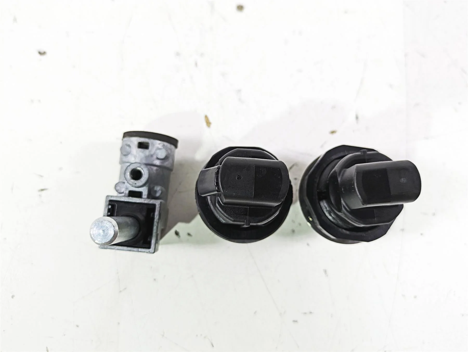 2019 Harley FLHCS Softail Heritage Keys Fork & Saddlebag Lock Set 45600056 - Image 9