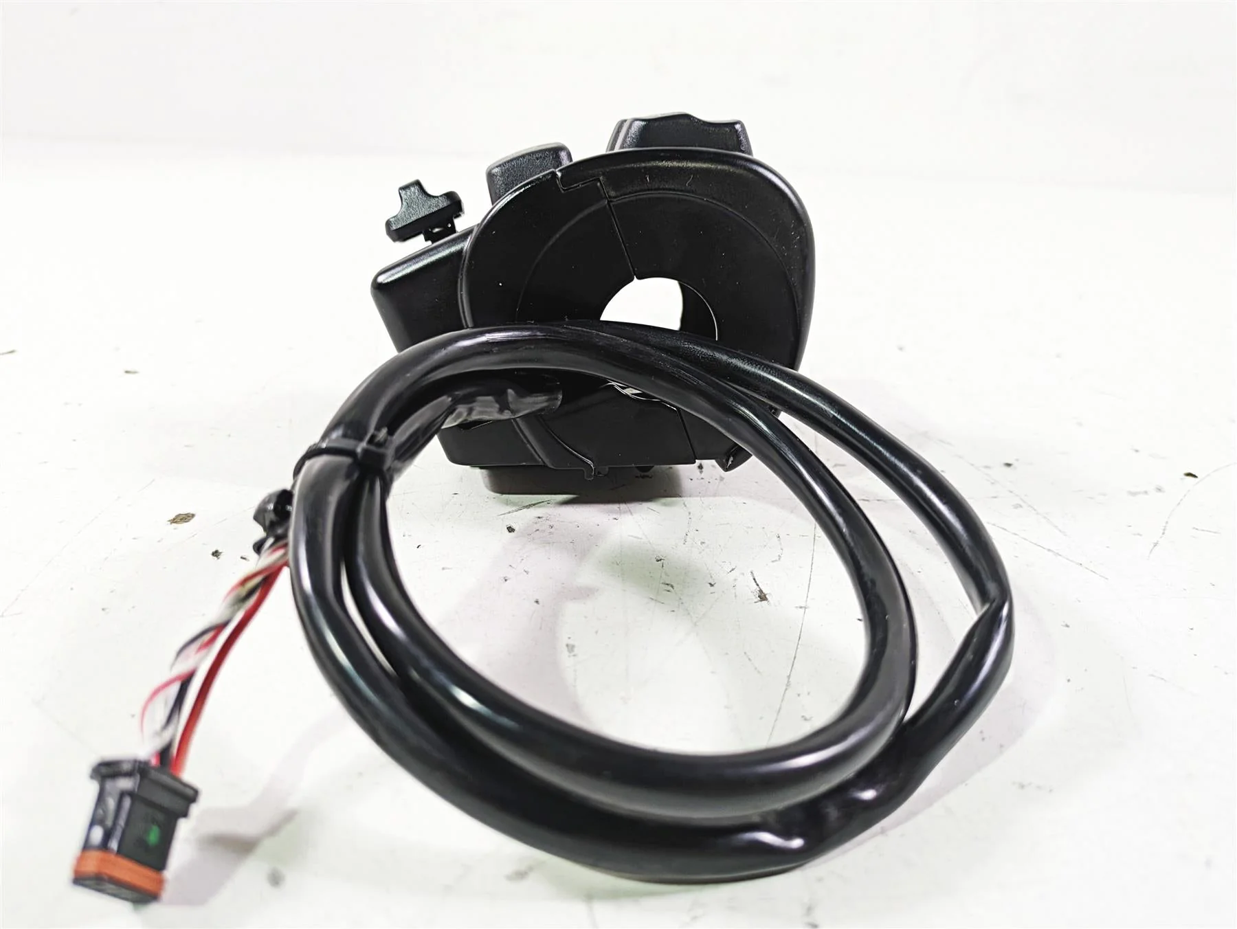 2019 Harley FLHCS Softail Heritage Left Hand Cruise Control Switch 71500470 - Image 3