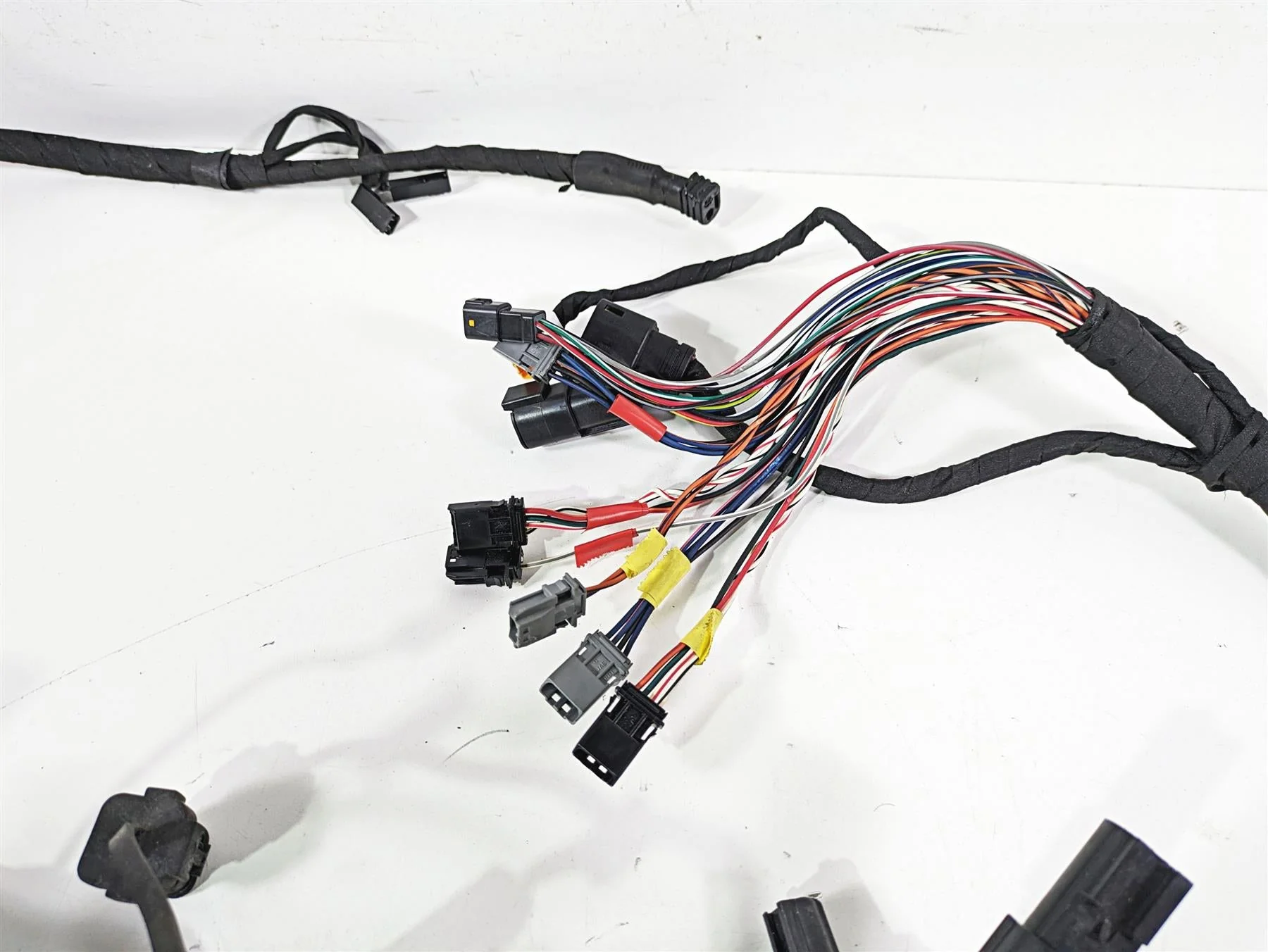 2019 Harley FLHCS Softail Heritage Main Wiring Harness Loom Abs -No Cut 69201492 - Image 4
