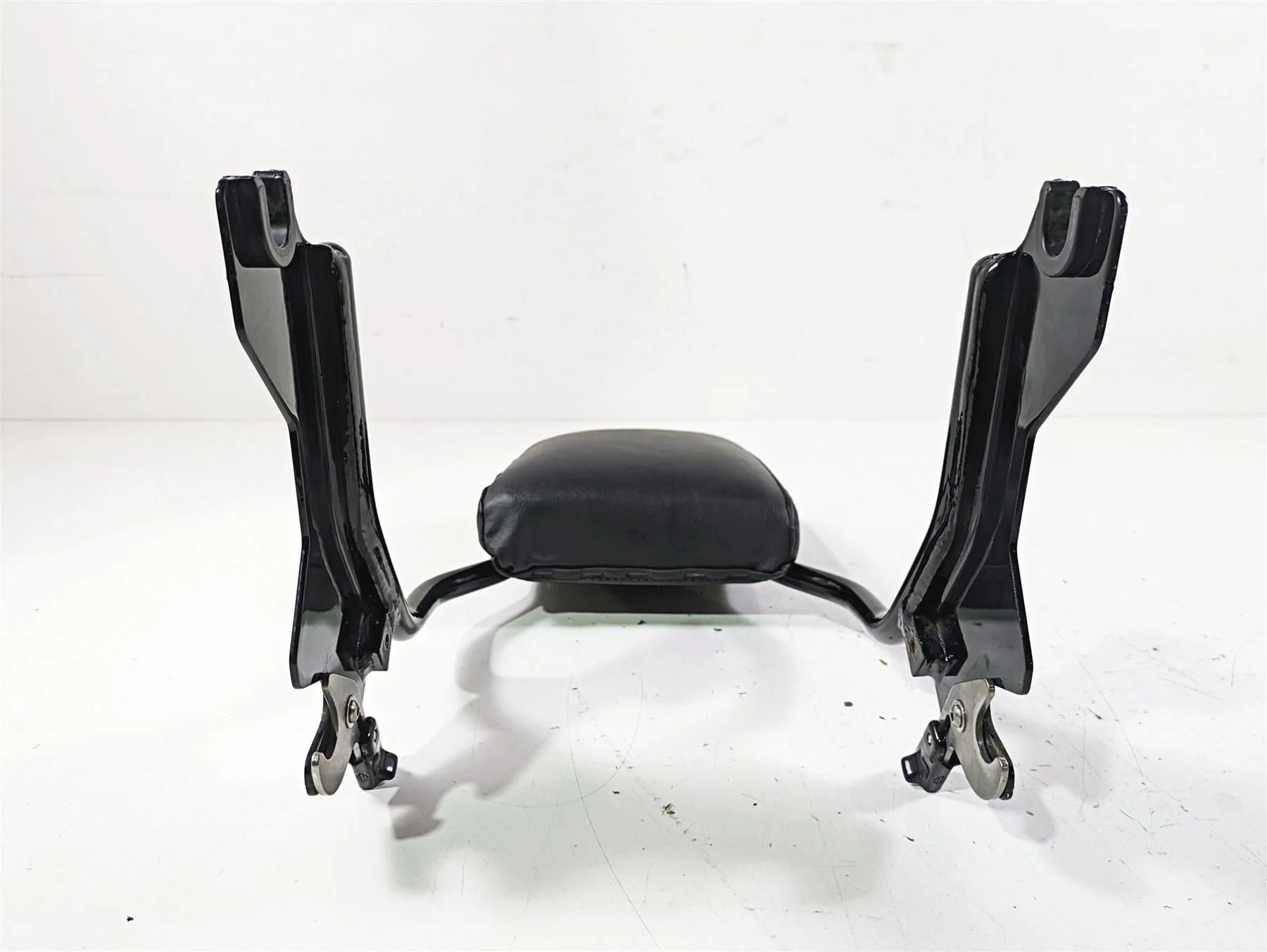 2019 Harley FLHCS Softail Heritage Oem Sissybar Backrest Standard 14.5" 52300446 - Image 5