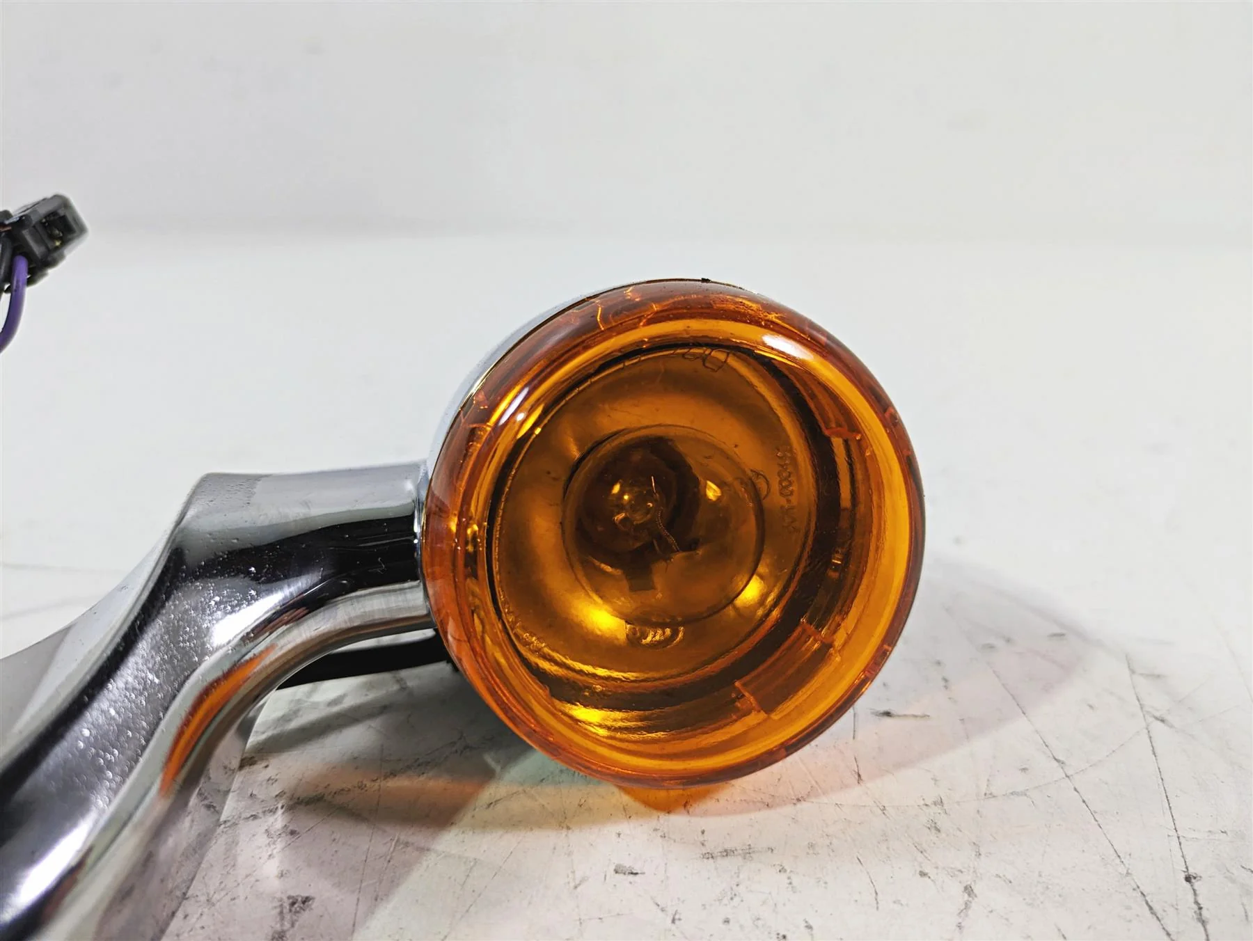 2019 Harley FLHCS Softail Heritage Rear Blinker Turn Signal Bar 68550-09 - Image 7