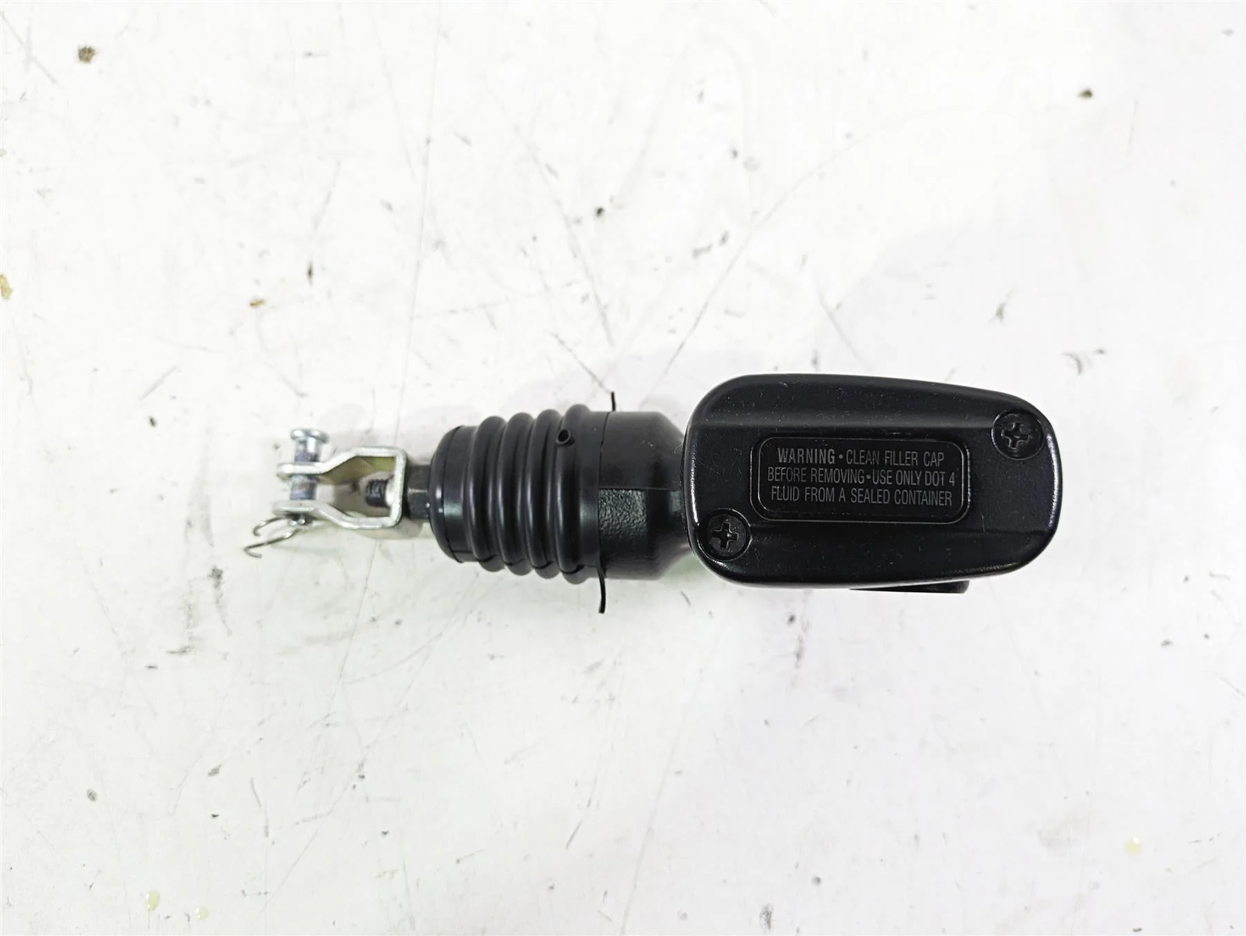 2019 Harley FLHCS Softail Heritage Rear Brake Master Cylinder 5/8" 41700460 - Image 5