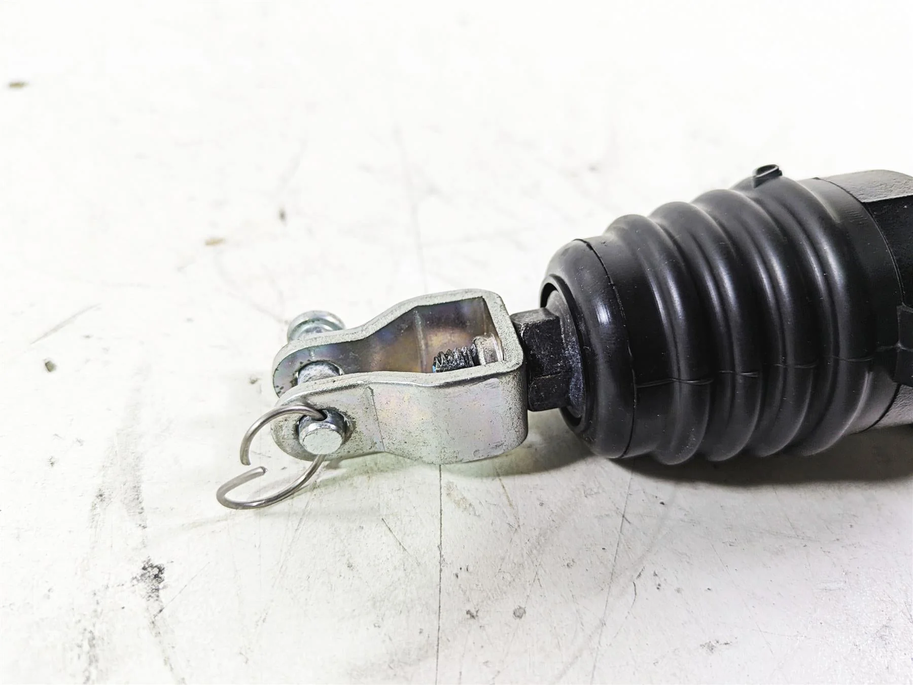 2019 Harley FLHCS Softail Heritage Rear Brake Master Cylinder 5/8" 41700460 - Image 7