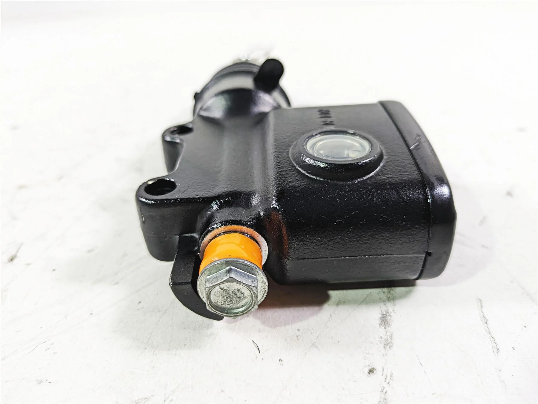 2019 Harley FLHCS Softail Heritage Rear Brake Master Cylinder 5/8" 41700460 - Image 9