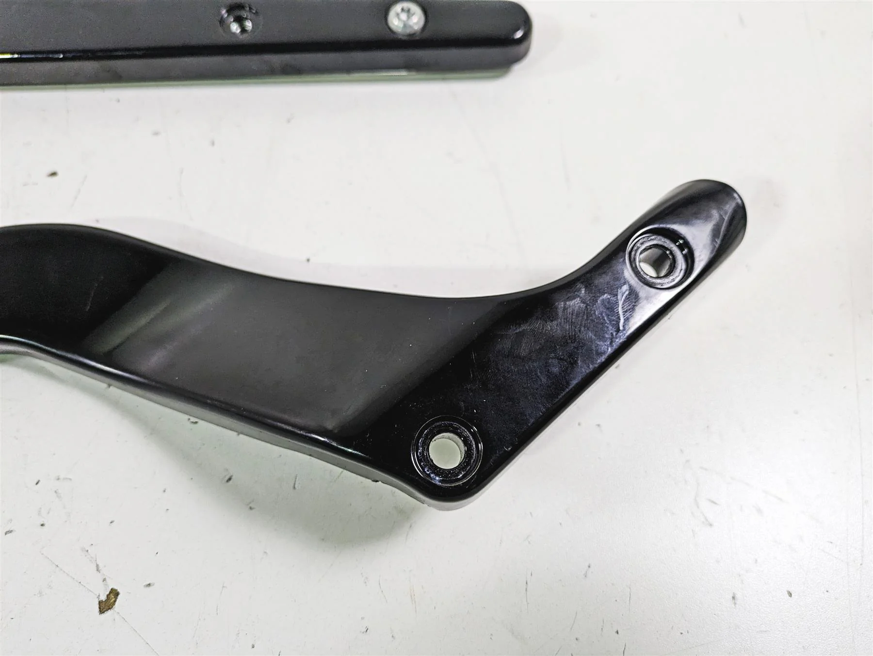 2019 Harley FLHCS Softail Heritage Rear Fender Support Mounts 59500678 59500679 - Image 9