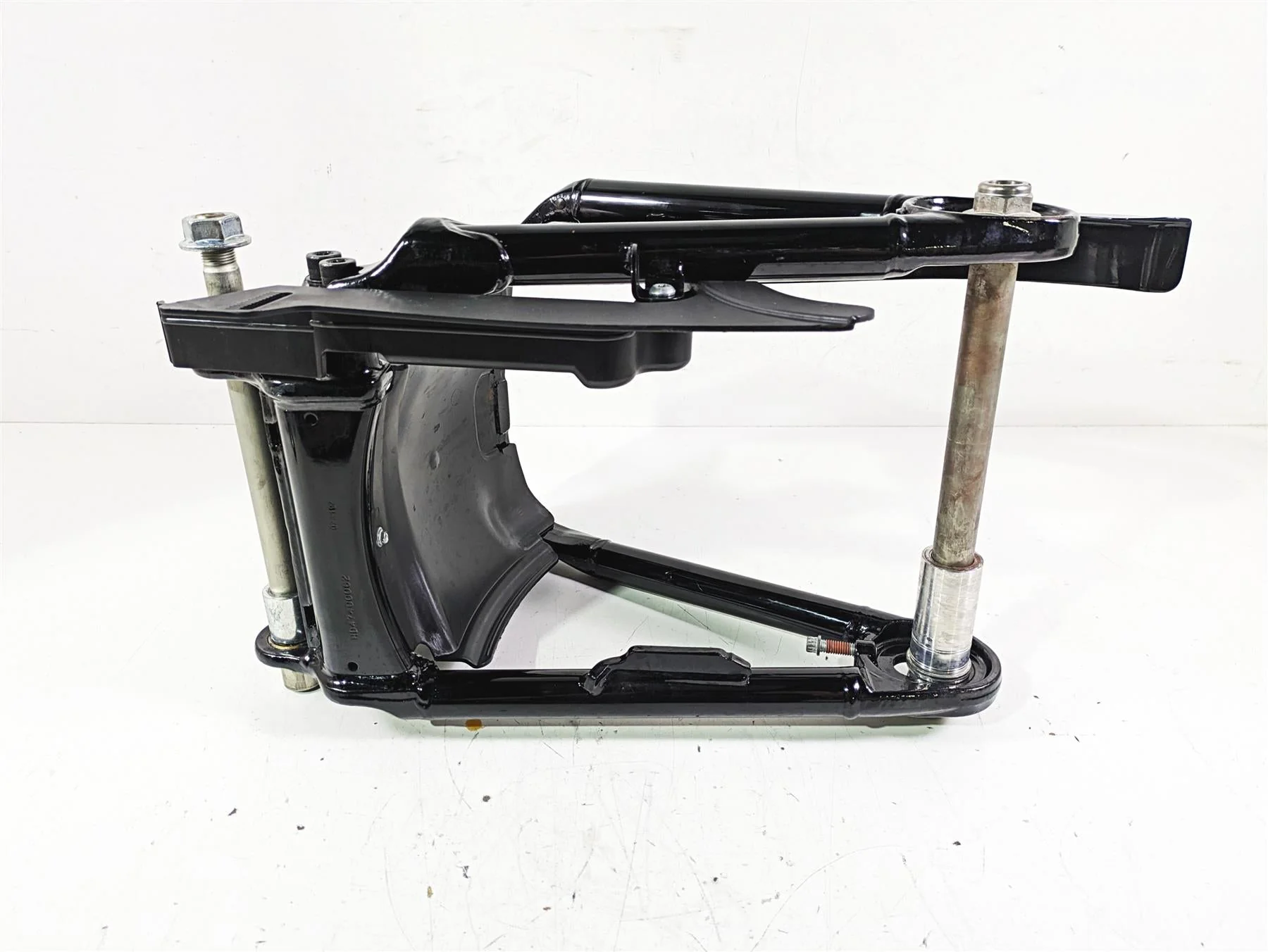2019 Harley FLHCS Softail Heritage Rear Swingarm + Guards & Axle 47400099BHP - Image 10