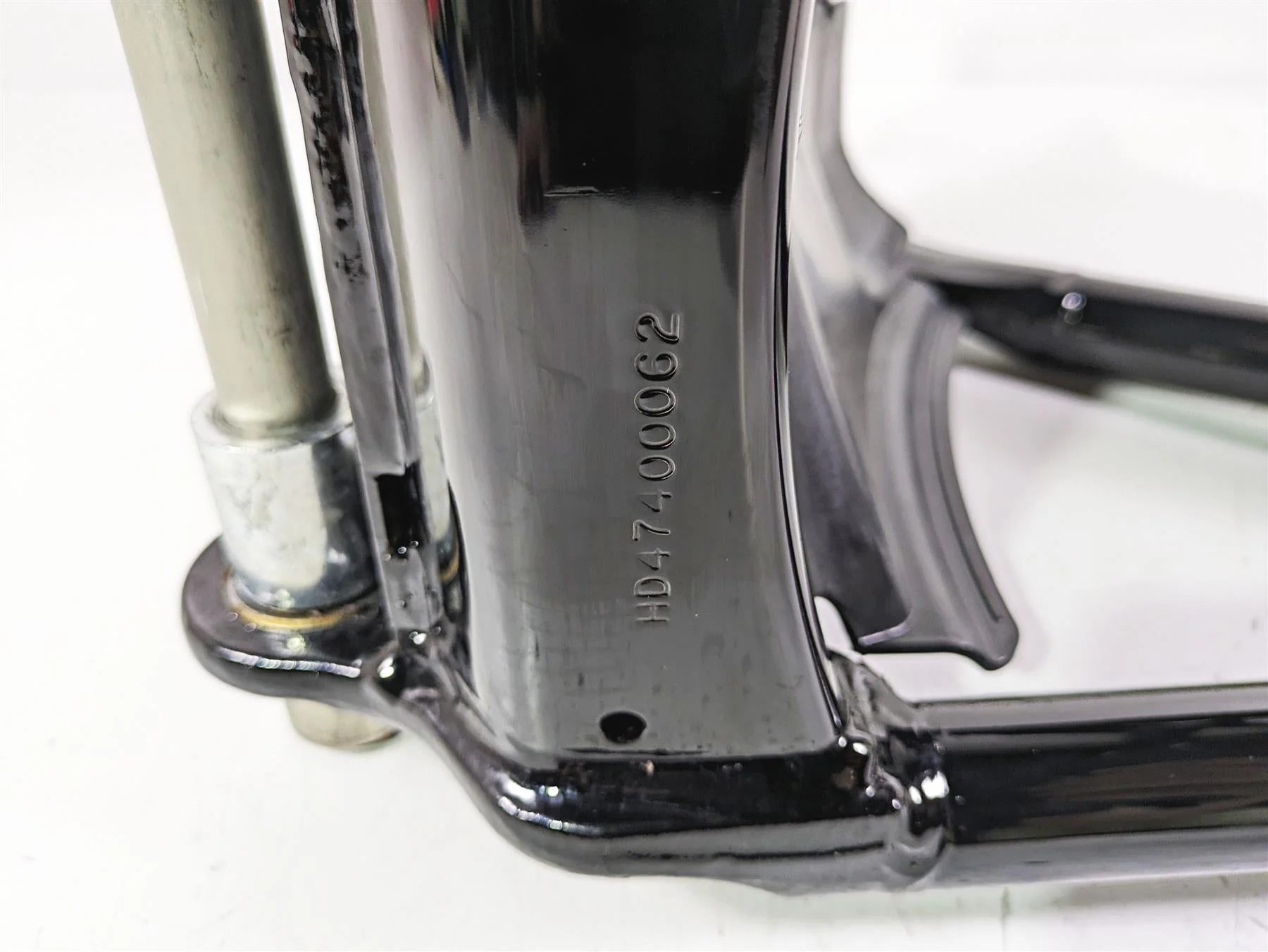 2019 Harley FLHCS Softail Heritage Rear Swingarm + Guards & Axle 47400099BHP - Image 11