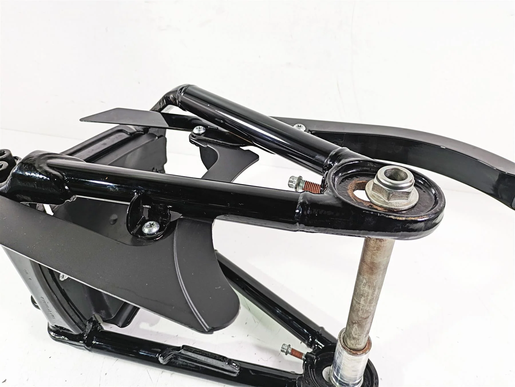 2019 Harley FLHCS Softail Heritage Rear Swingarm + Guards & Axle 47400099BHP - Image 12