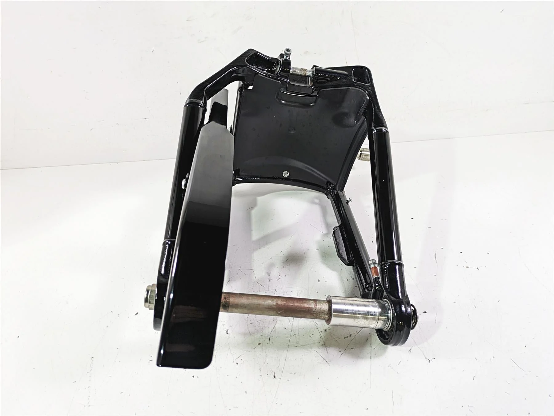 2019 Harley FLHCS Softail Heritage Rear Swingarm + Guards & Axle 47400099BHP - Image 4