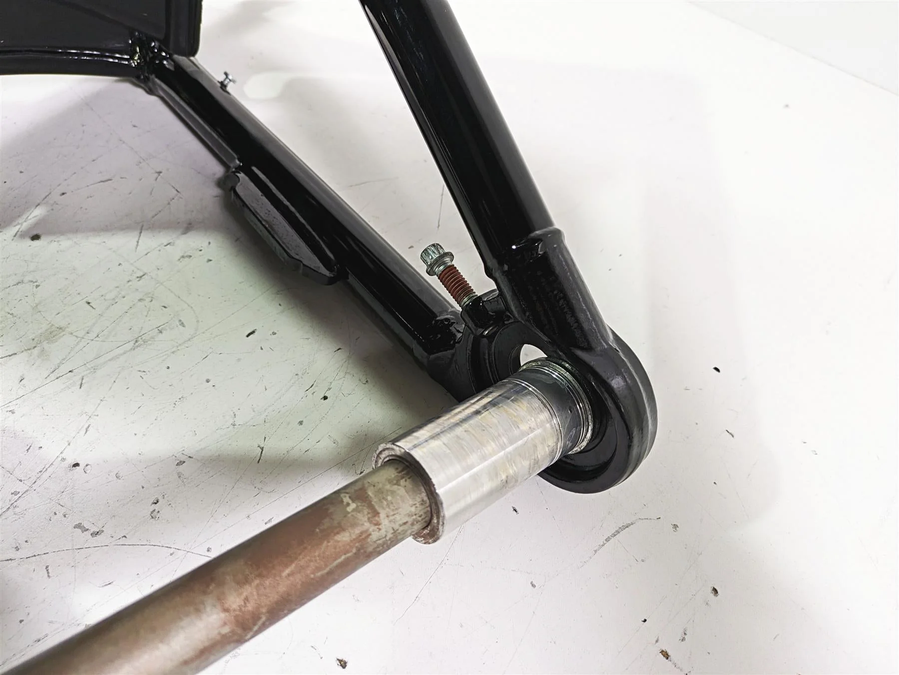 2019 Harley FLHCS Softail Heritage Rear Swingarm + Guards & Axle 47400099BHP - Image 9