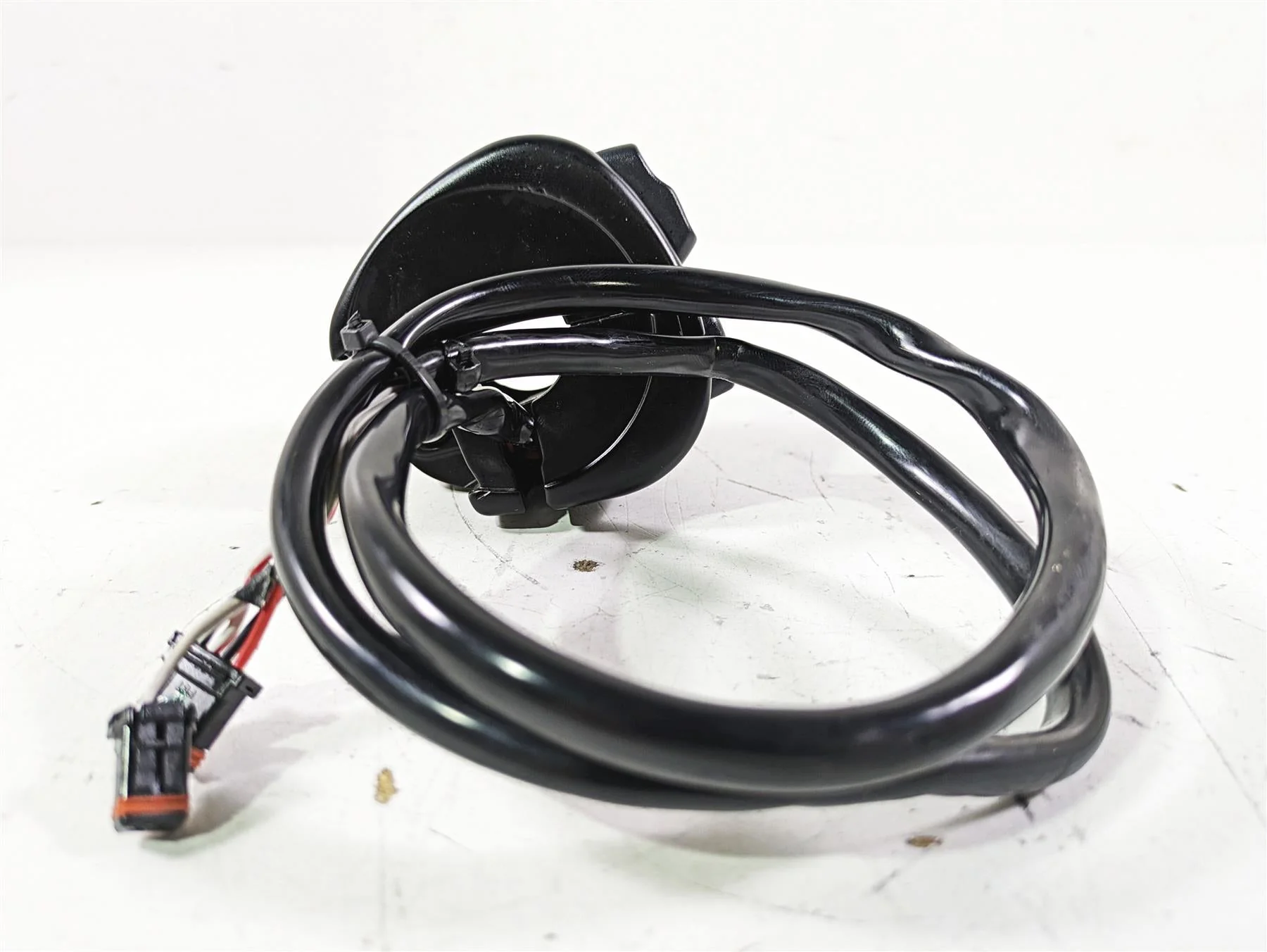 2019 Harley FLHCS Softail Heritage Right Hand Start Stop Control Switch 71500300 - Image 5