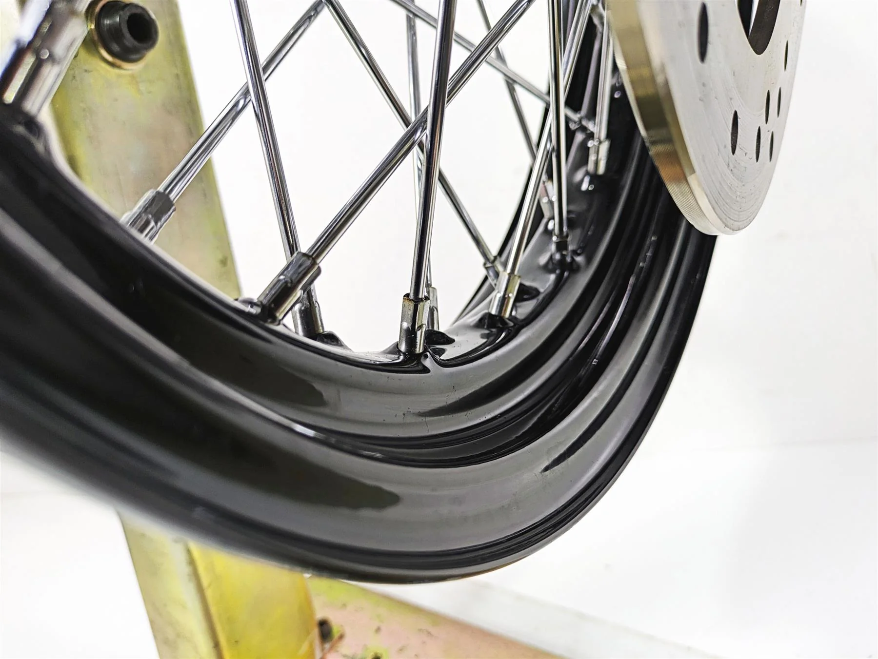 2019 Harley FLHCS Softail Heritage Straight 16x3 Rear Wheel Spoke Rim 40900488 - Image 12
